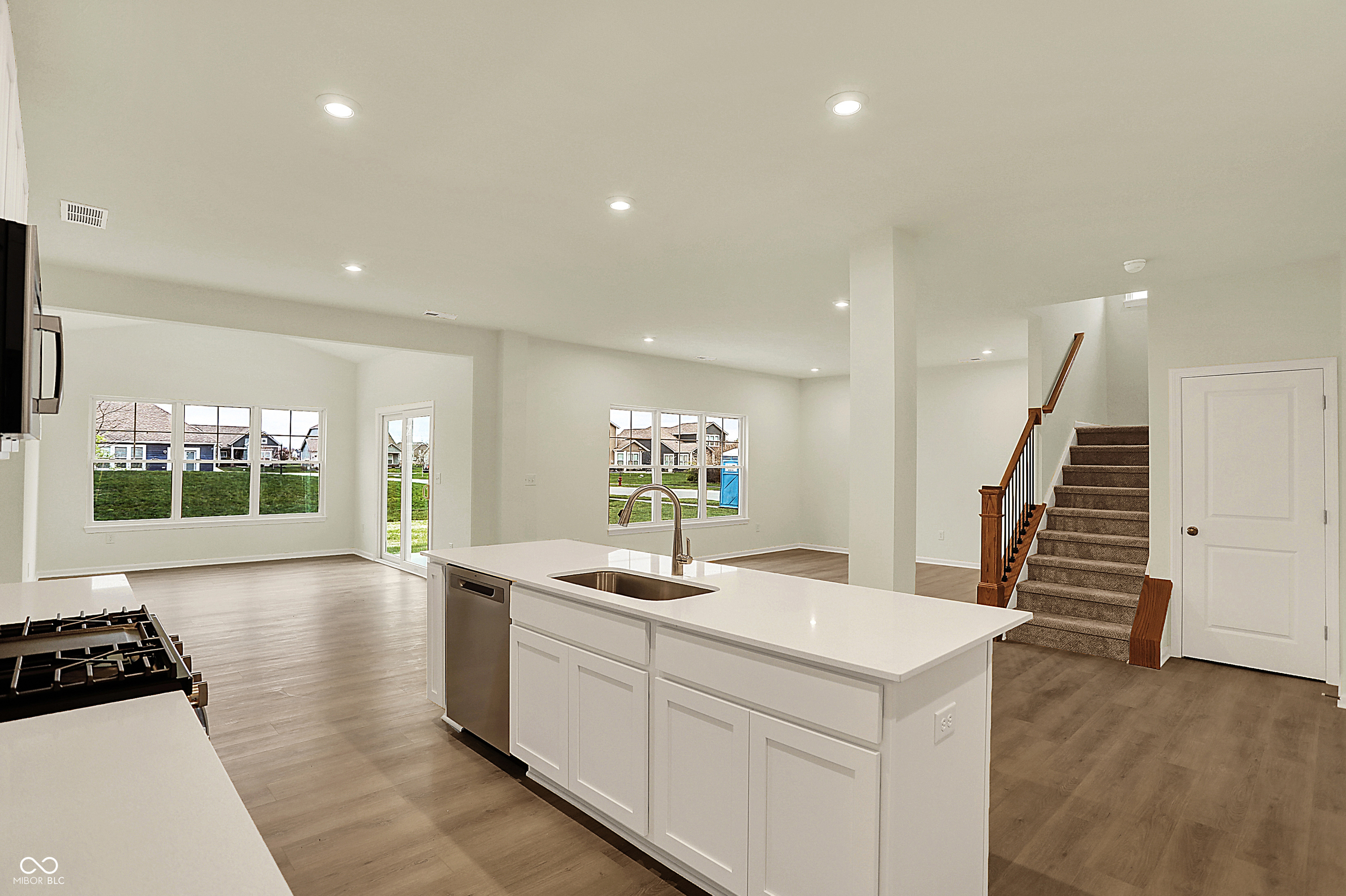 4087 Railhead Avenue