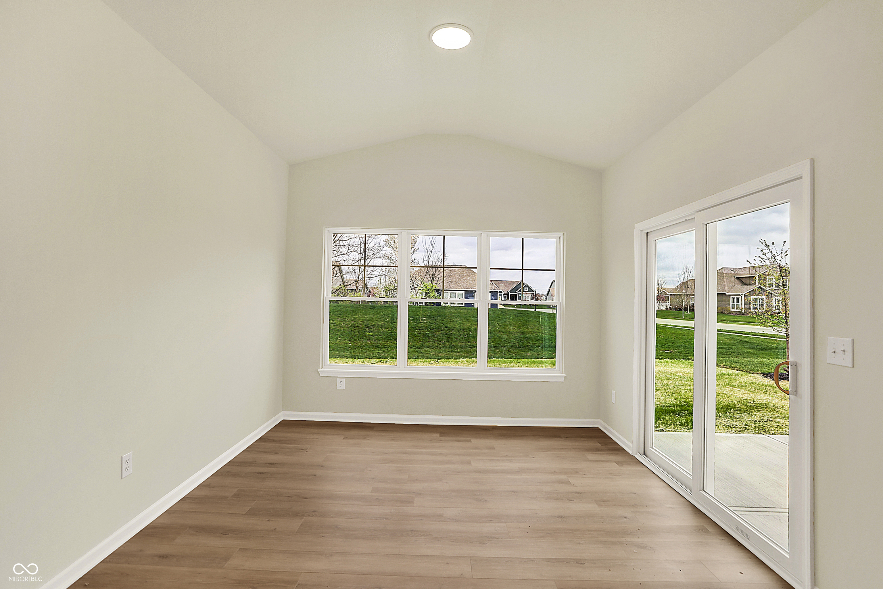 4087 Railhead Avenue