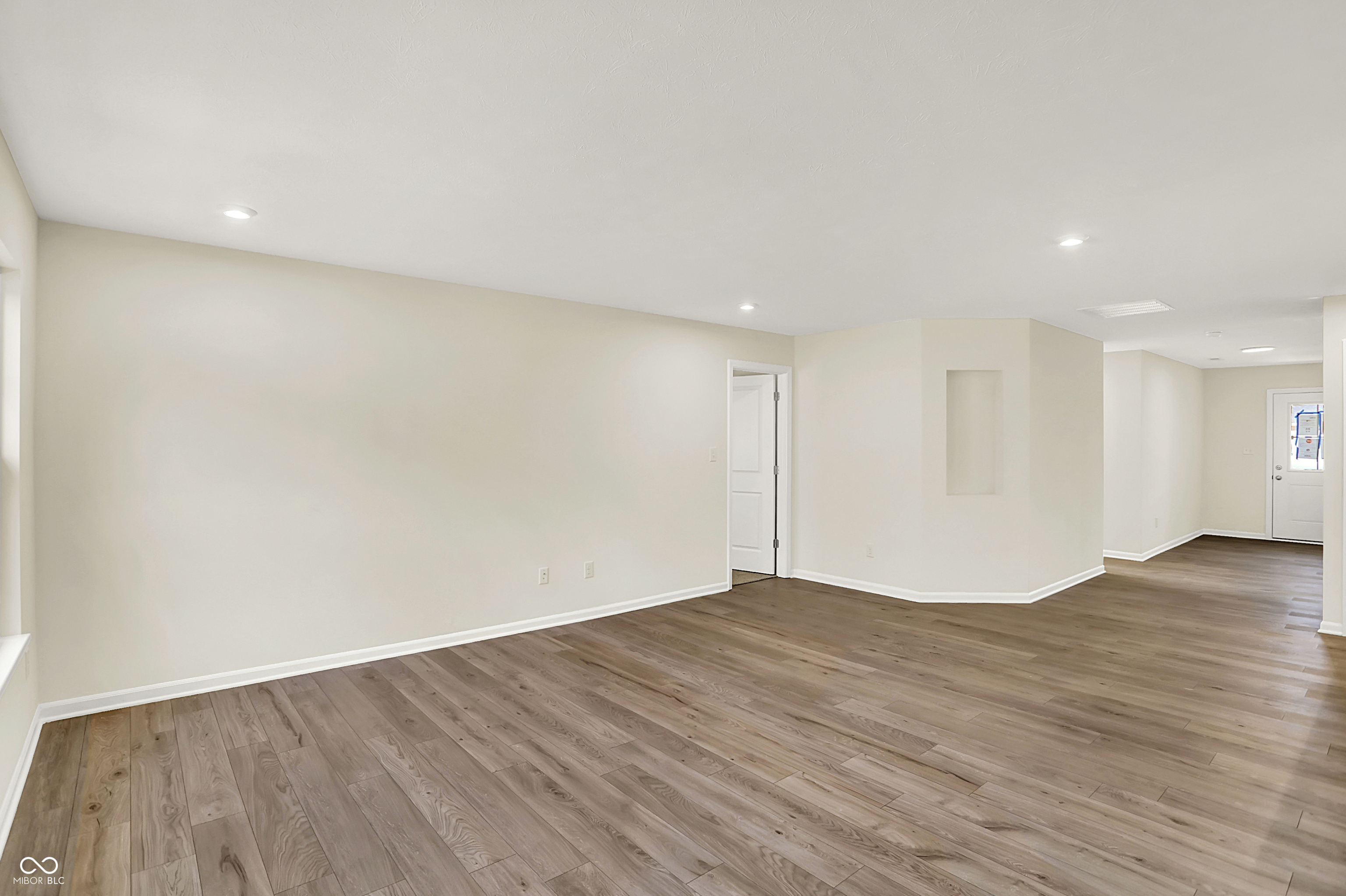 19542 Atwater Avenue