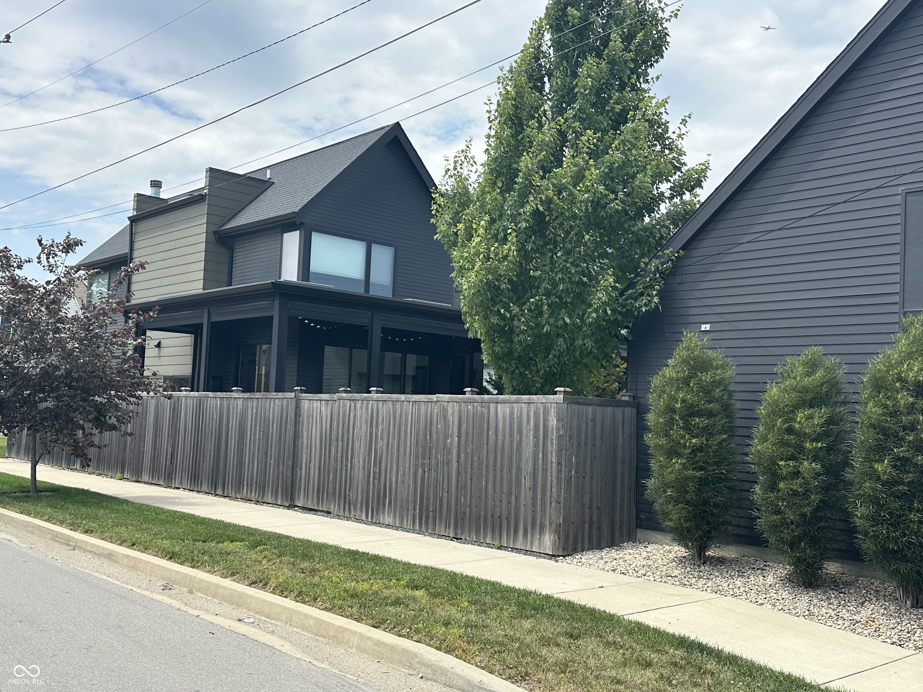 2001 Alvord Street