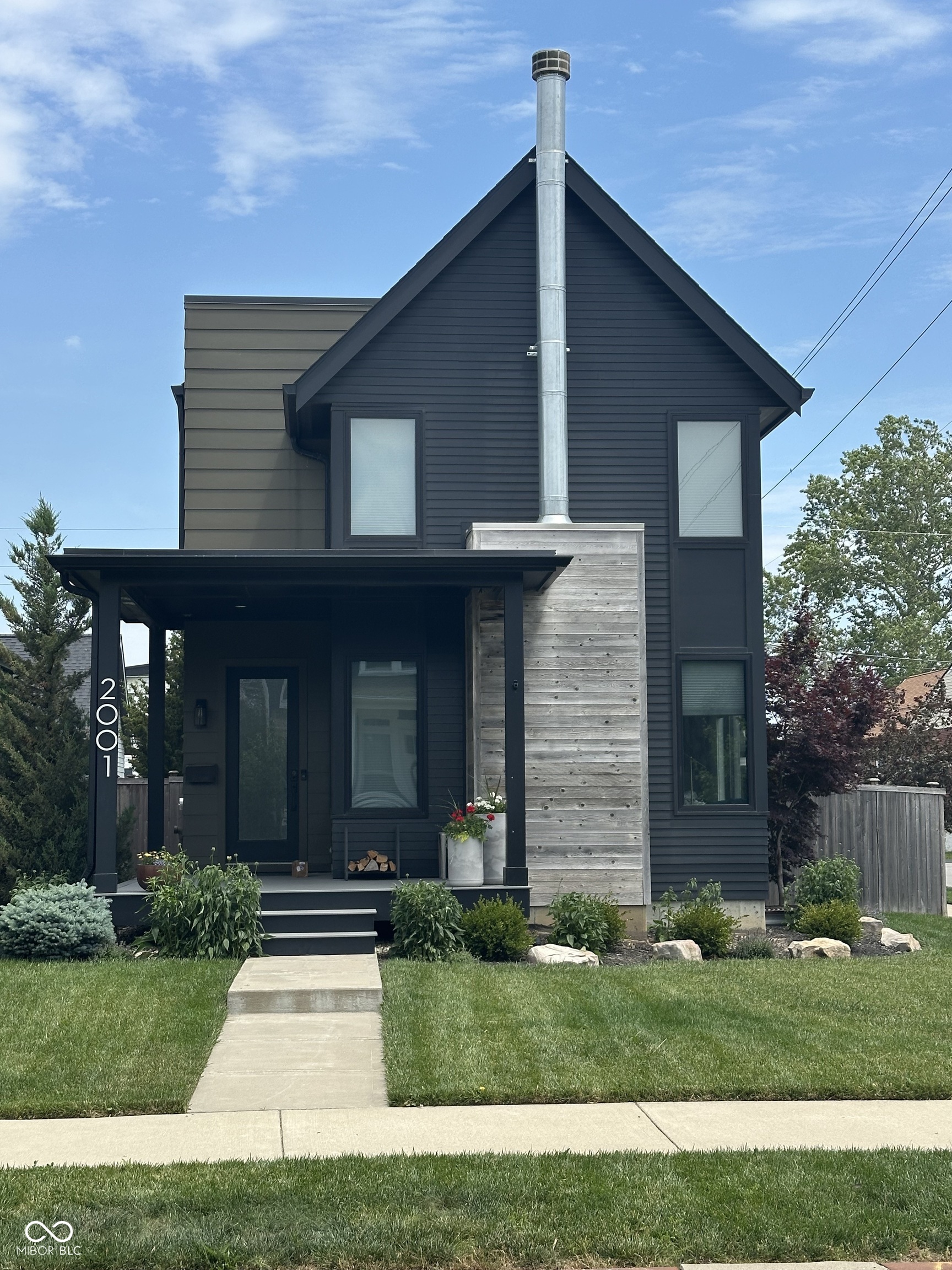 2001 Alvord Street