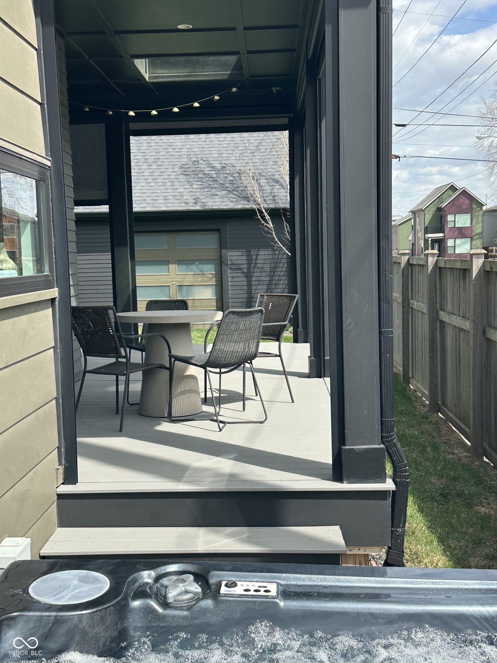 2001 Alvord Street