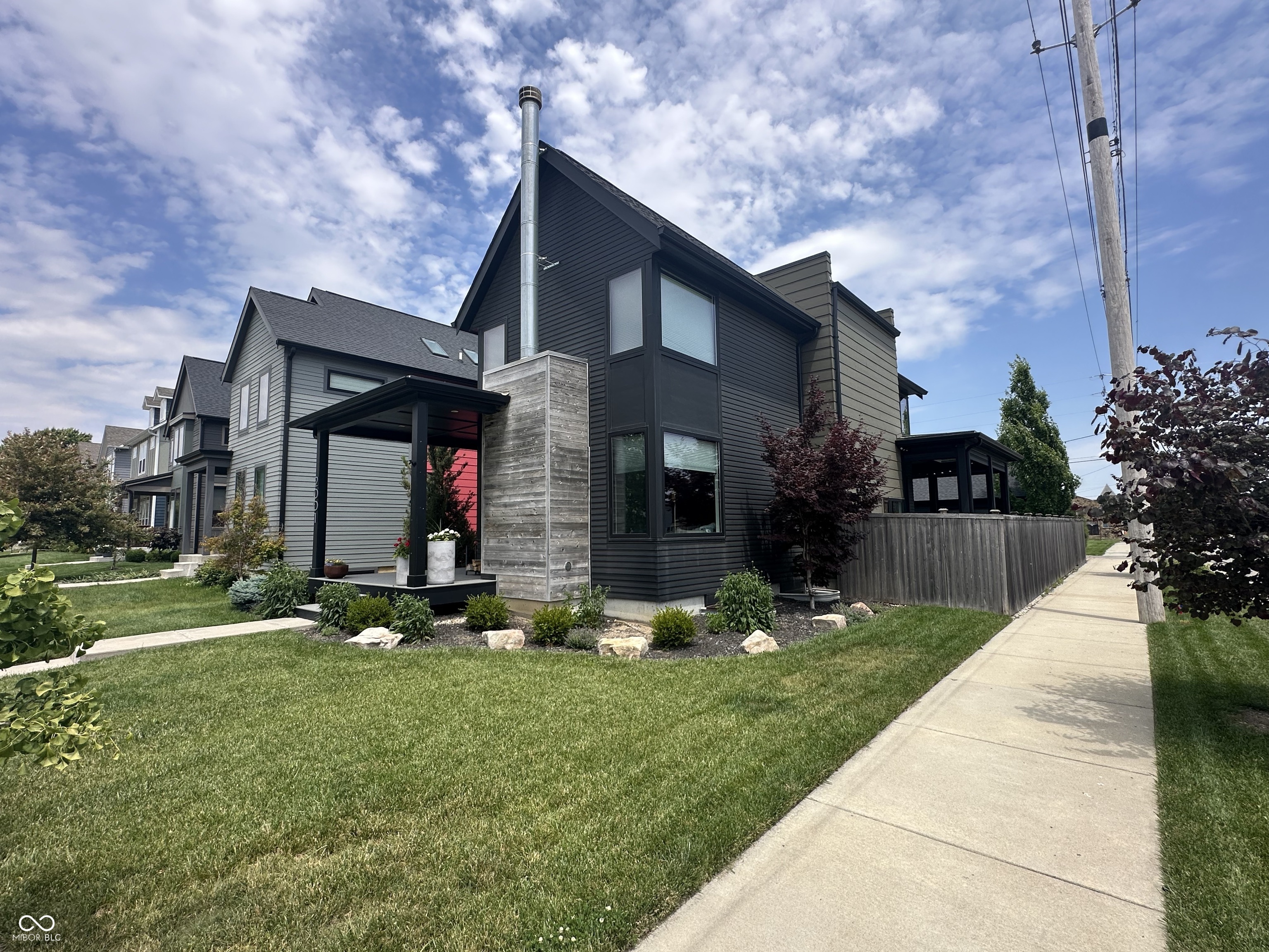 2001 Alvord Street