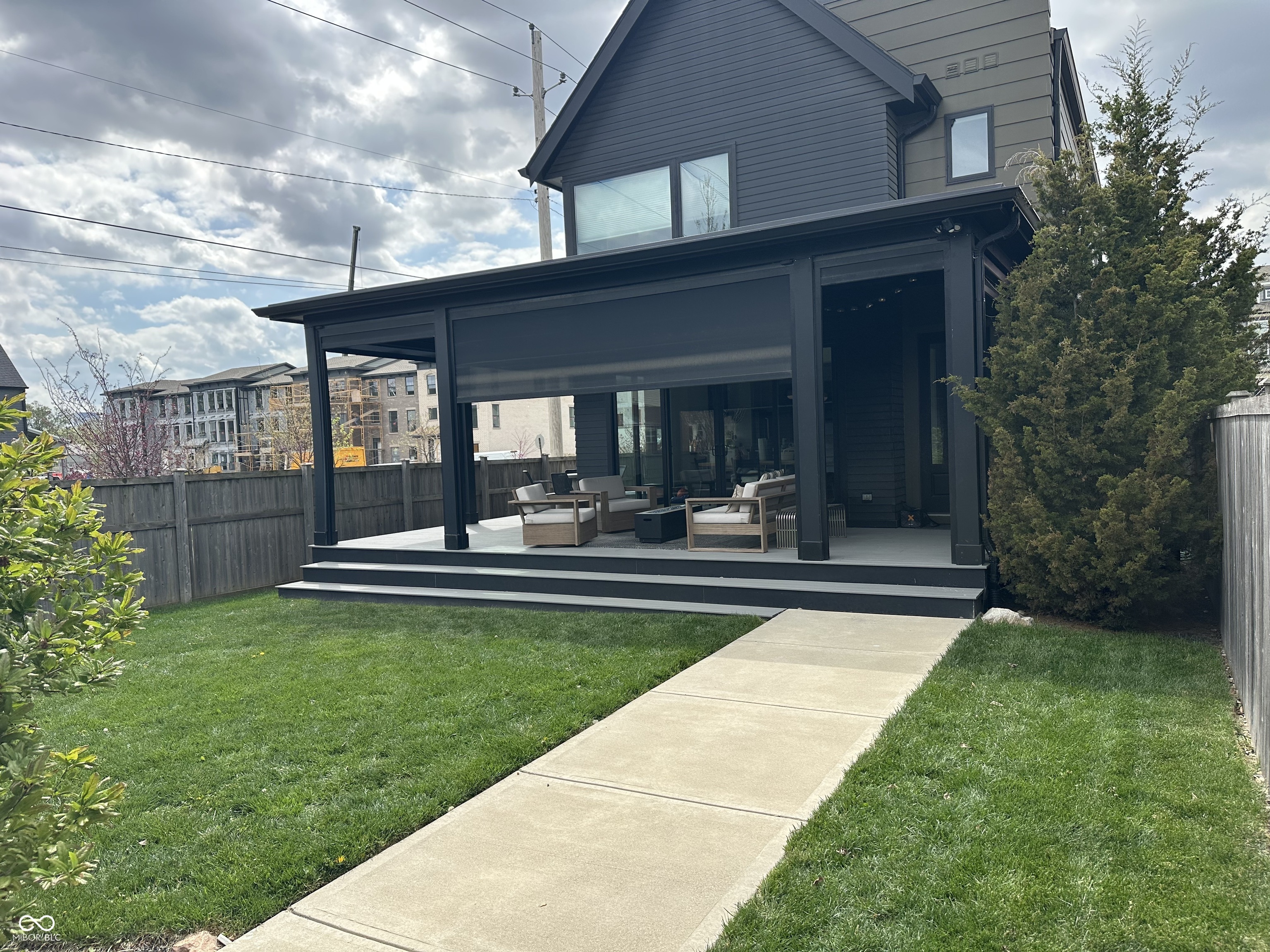 2001 Alvord Street