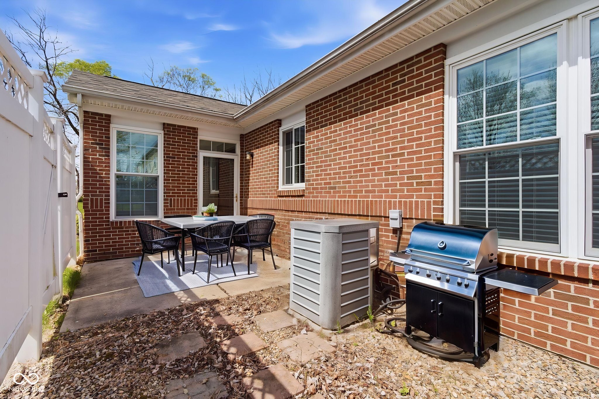 5565 Castor Way