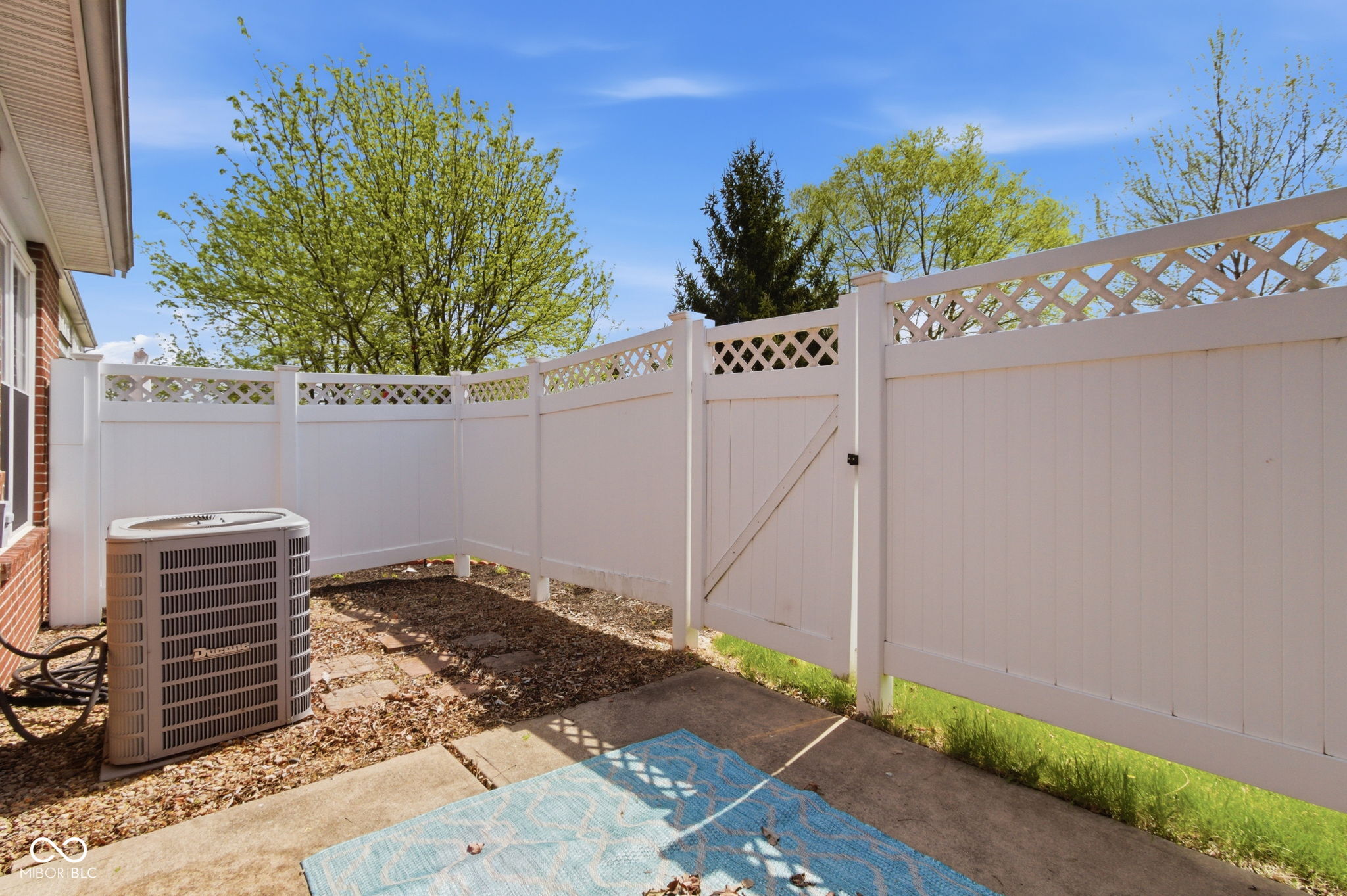 5565 Castor Way