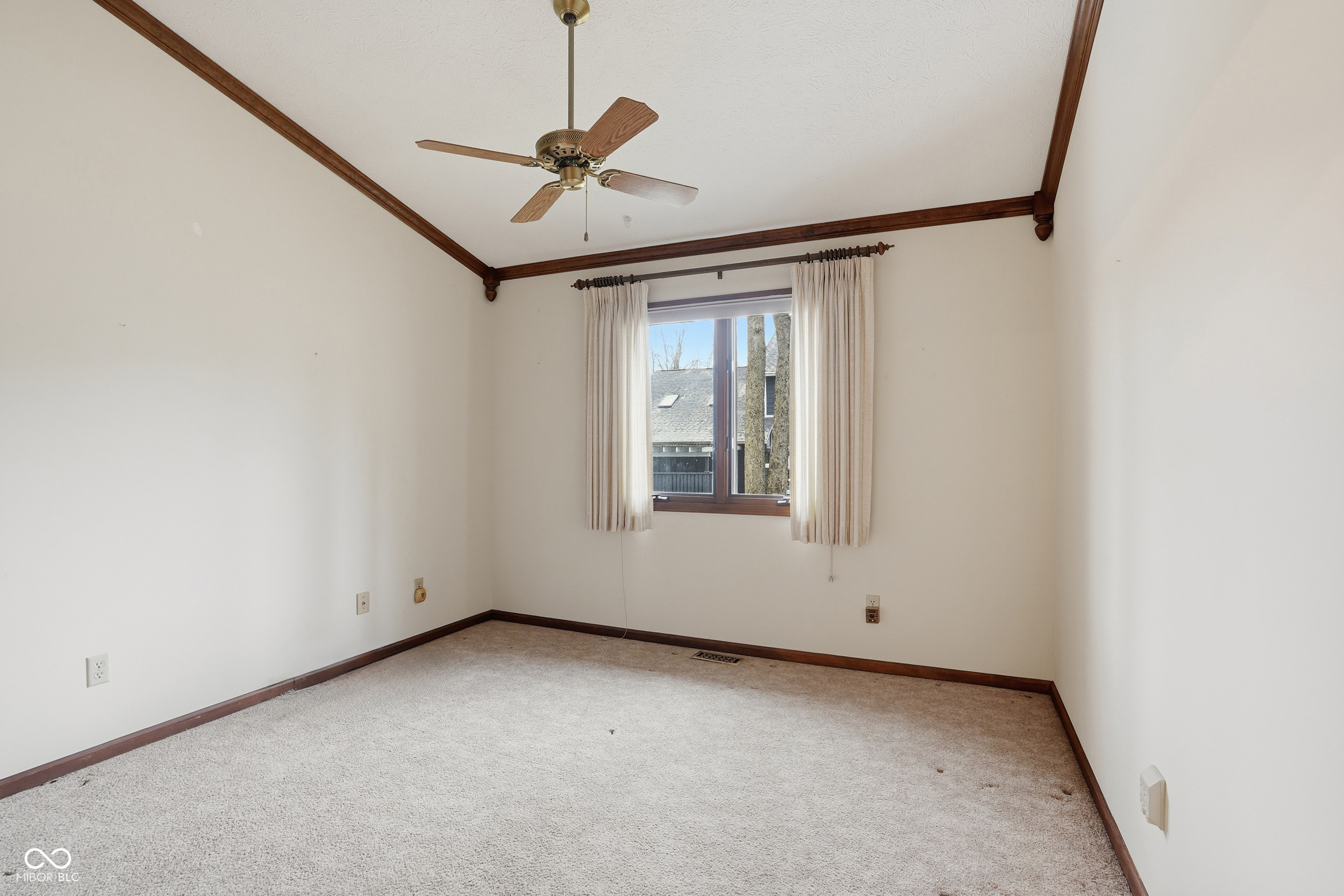 8128 Foxchase Circle