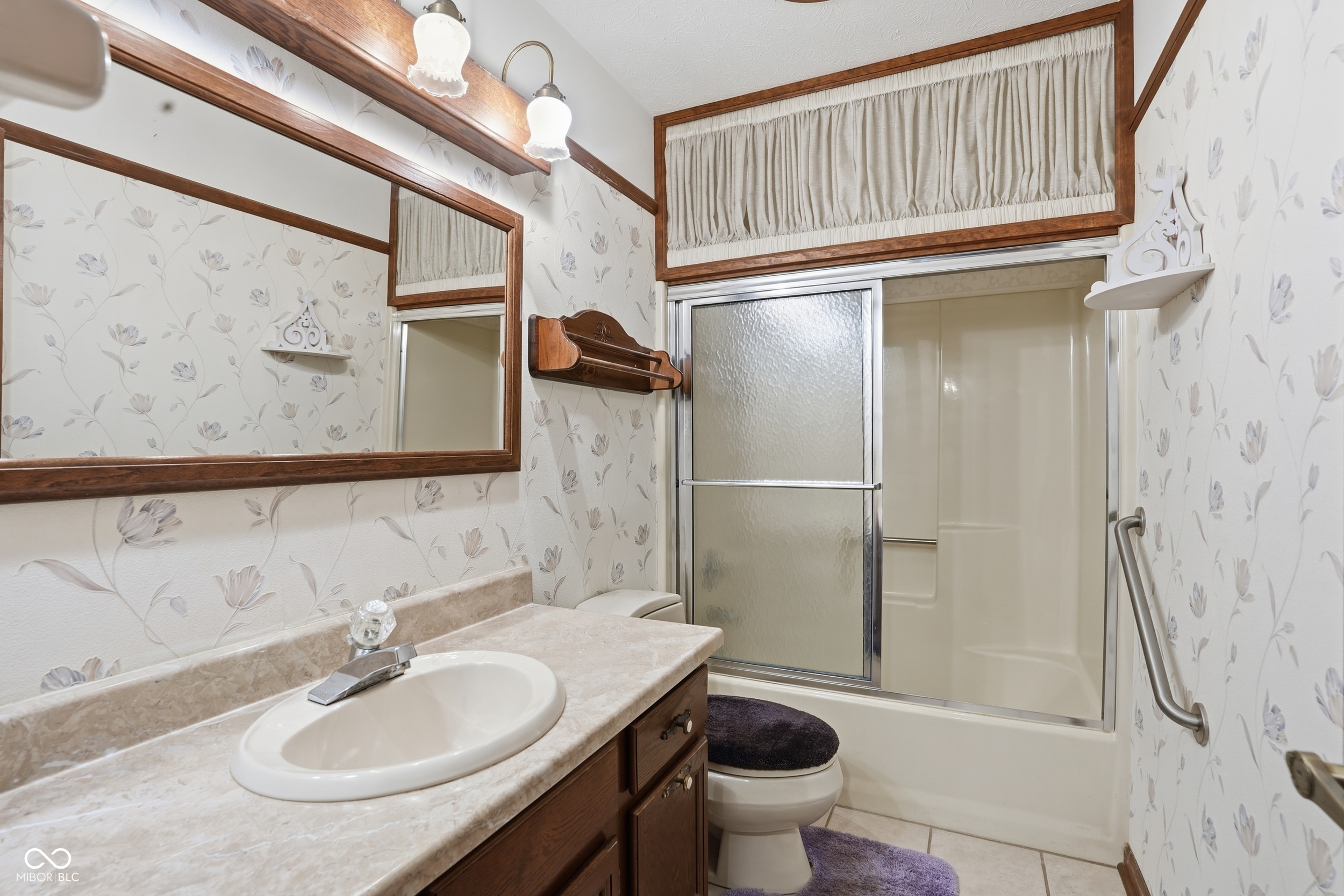 8128 Foxchase Circle