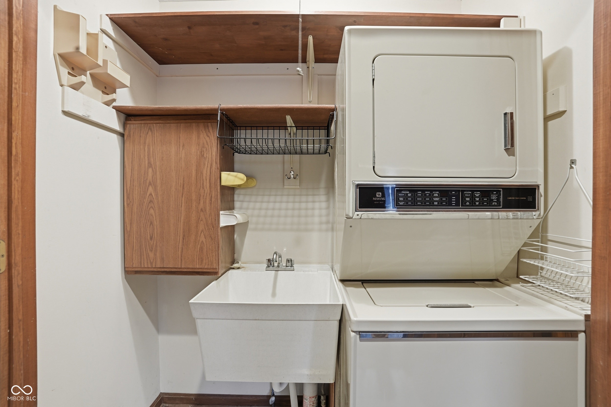 8128 Foxchase Circle