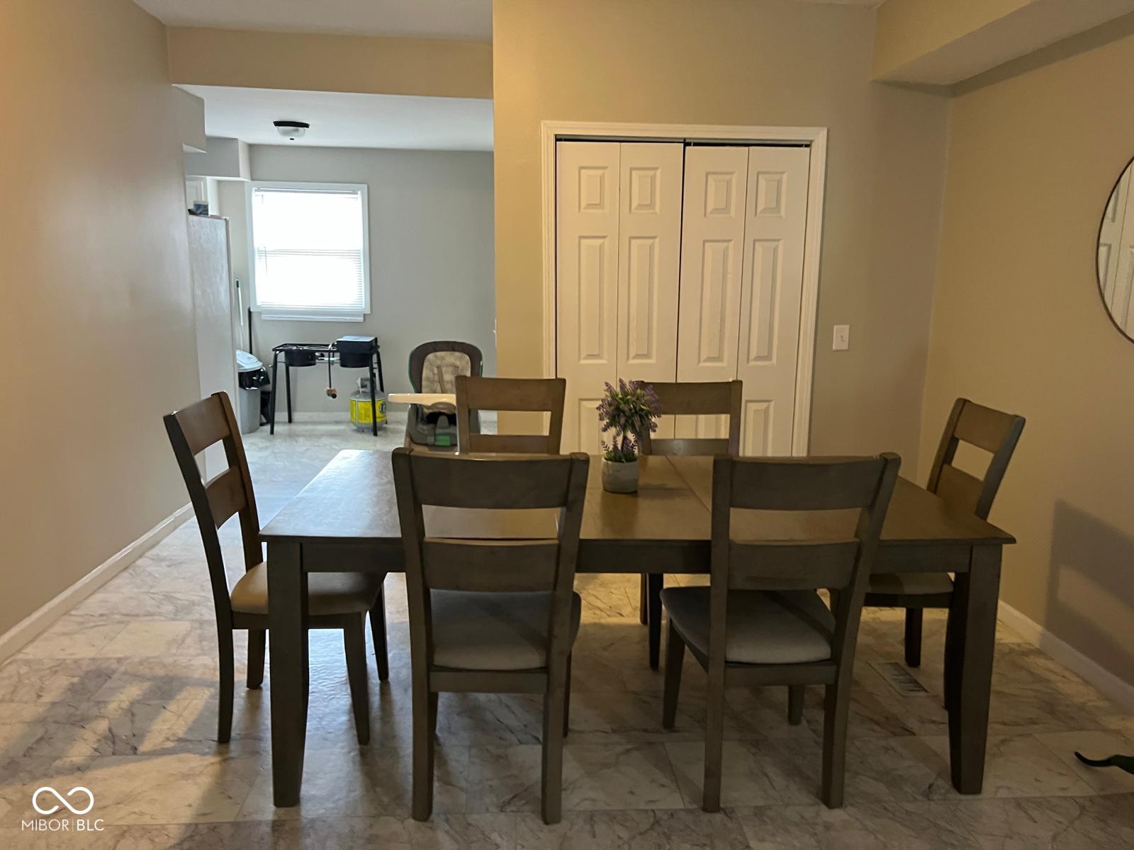 1121 N Belleview Place