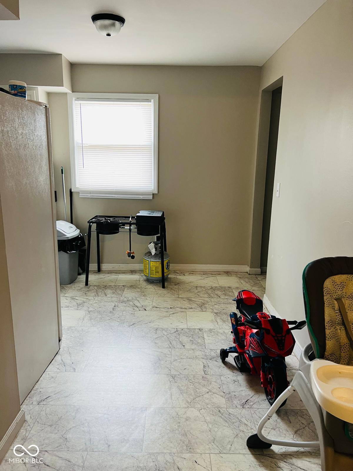 1121 N Belleview Place