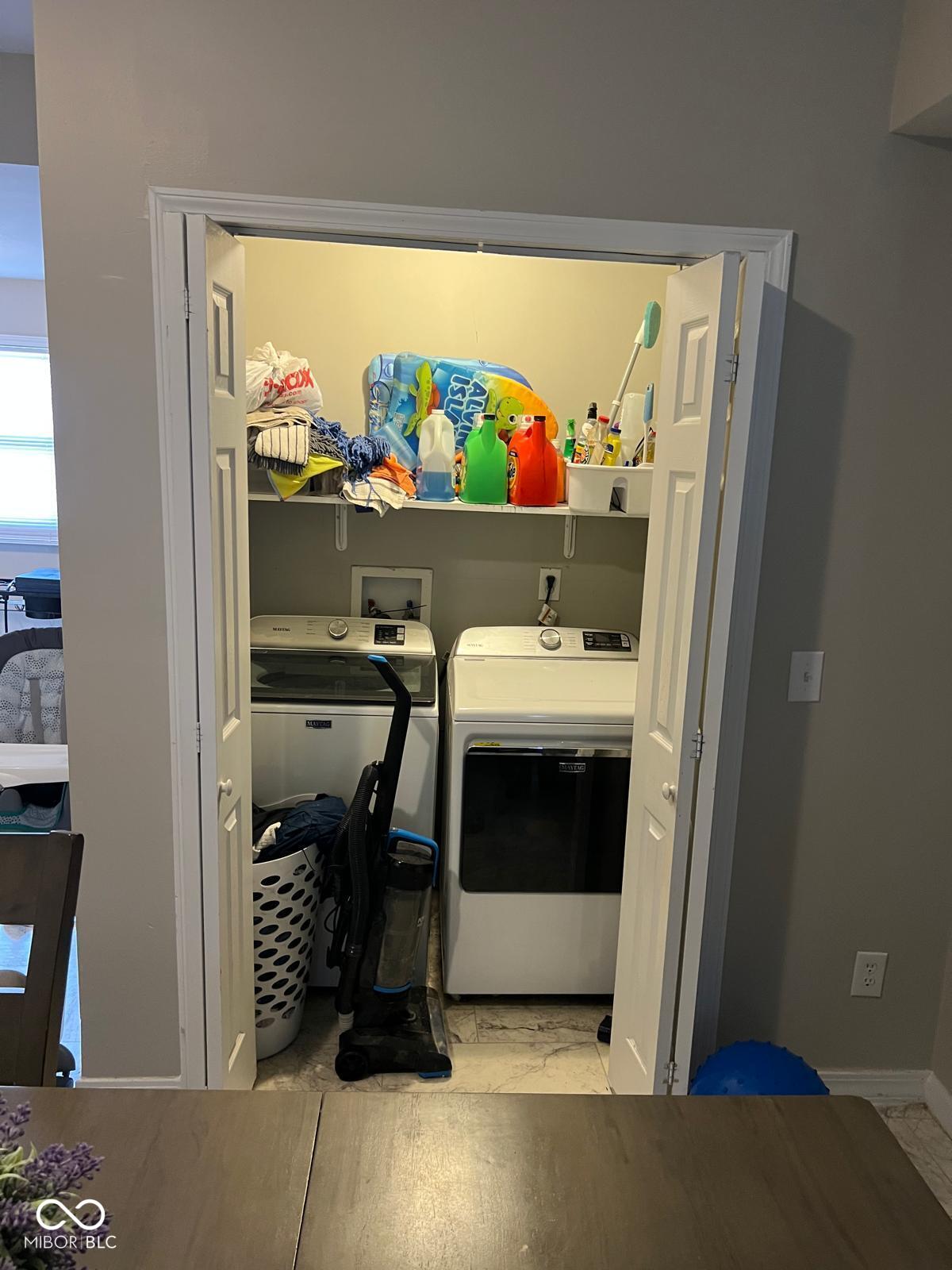 1121 N Belleview Place