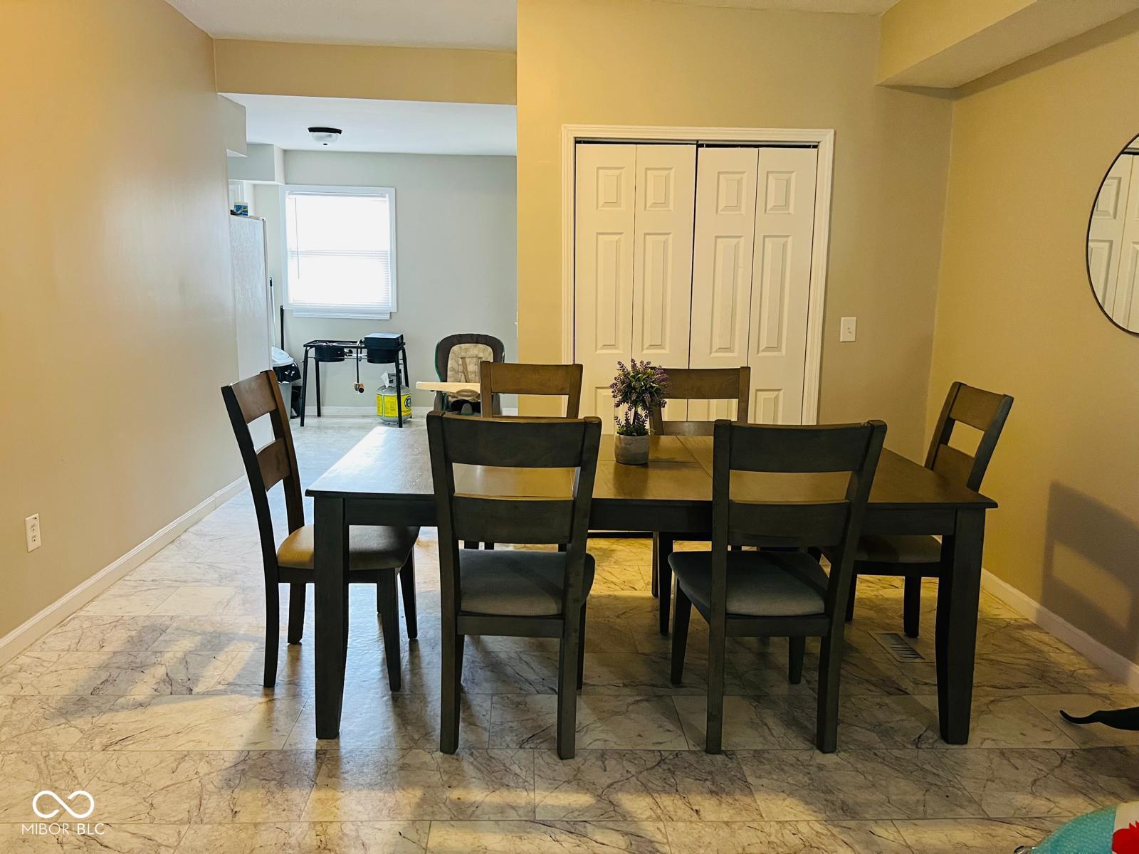 1121 N Belleview Place