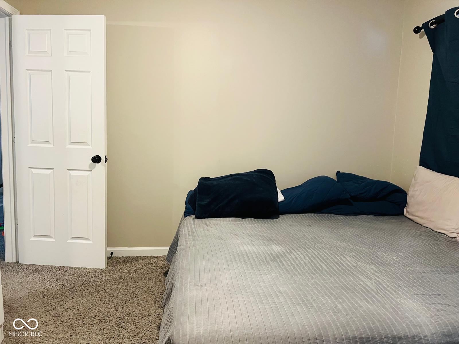 1121 N Belleview Place