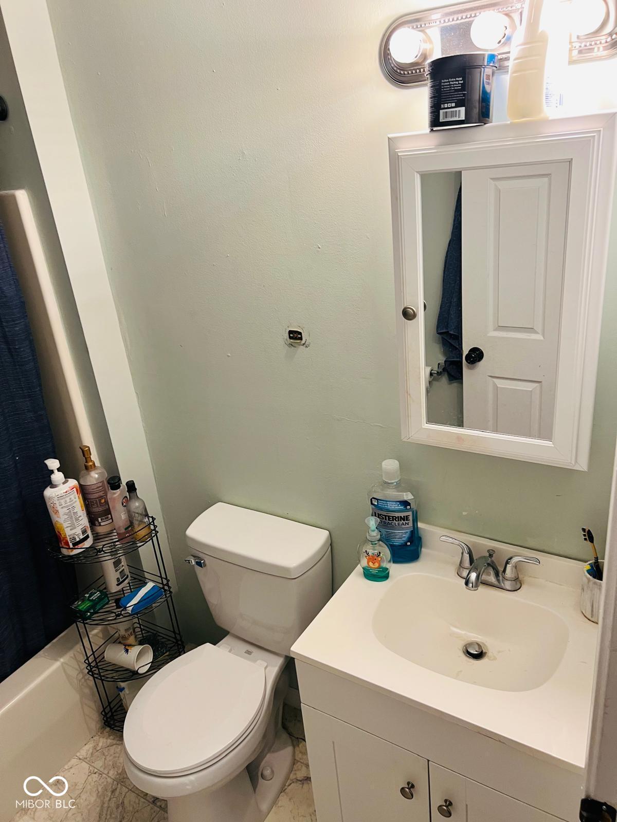 1121 N Belleview Place