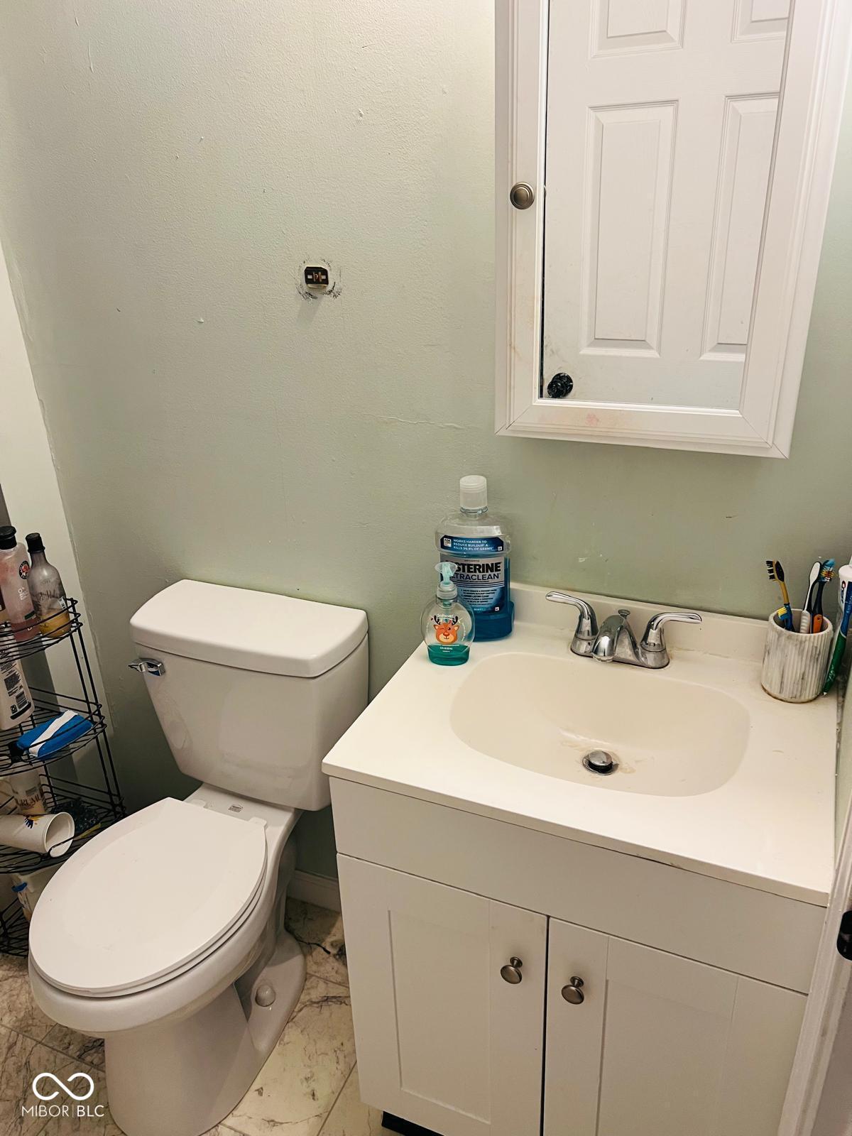 1121 N Belleview Place