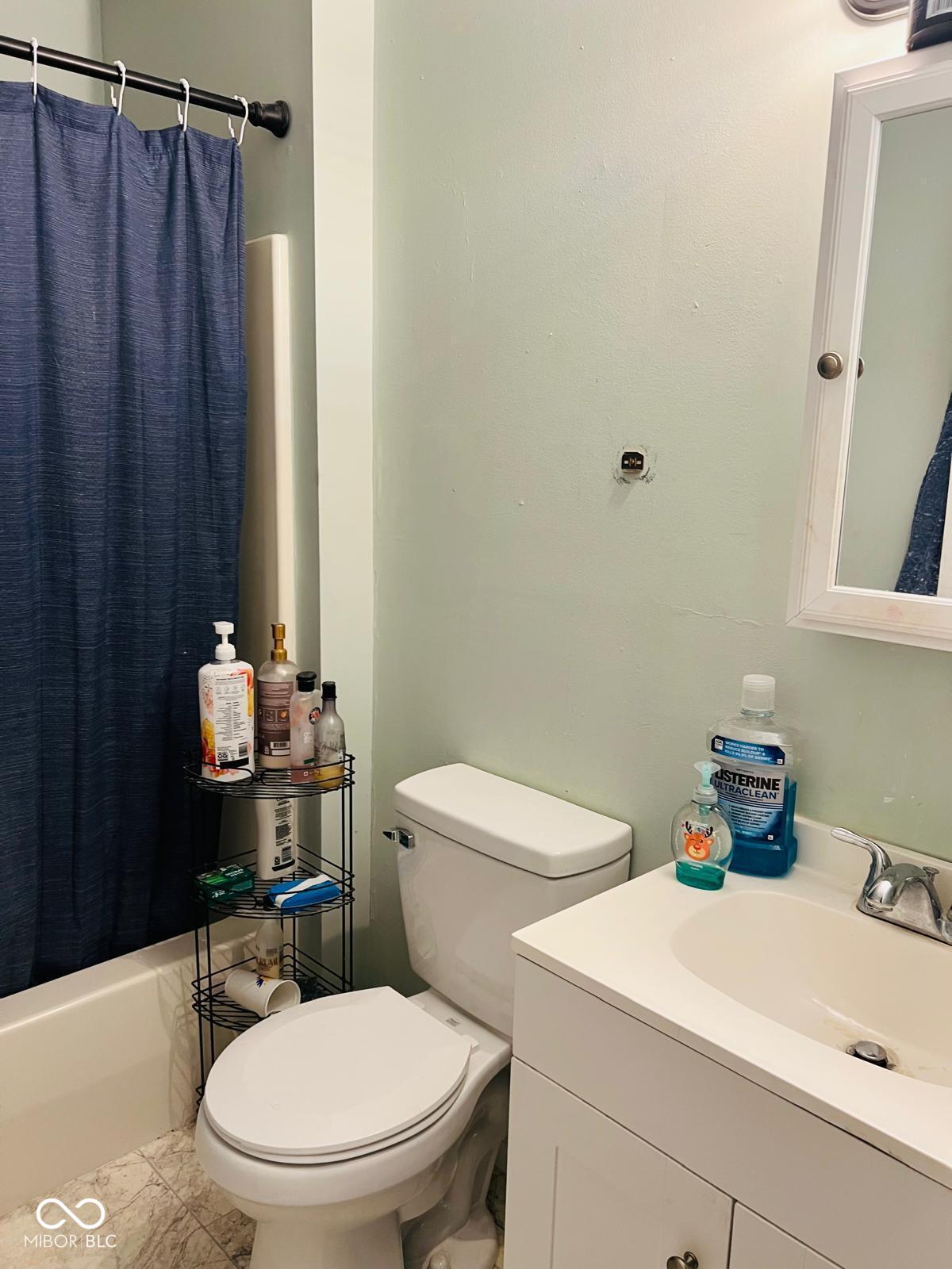 1121 N Belleview Place