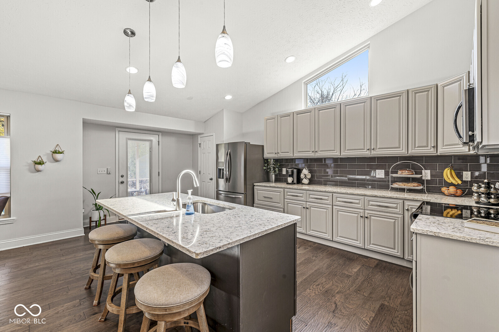 6819 Bluffridge Parkway