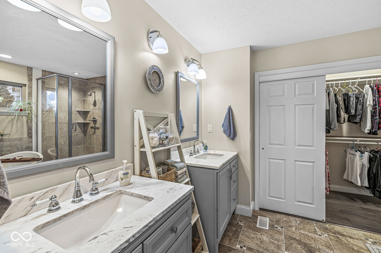 6819 Bluffridge Parkway