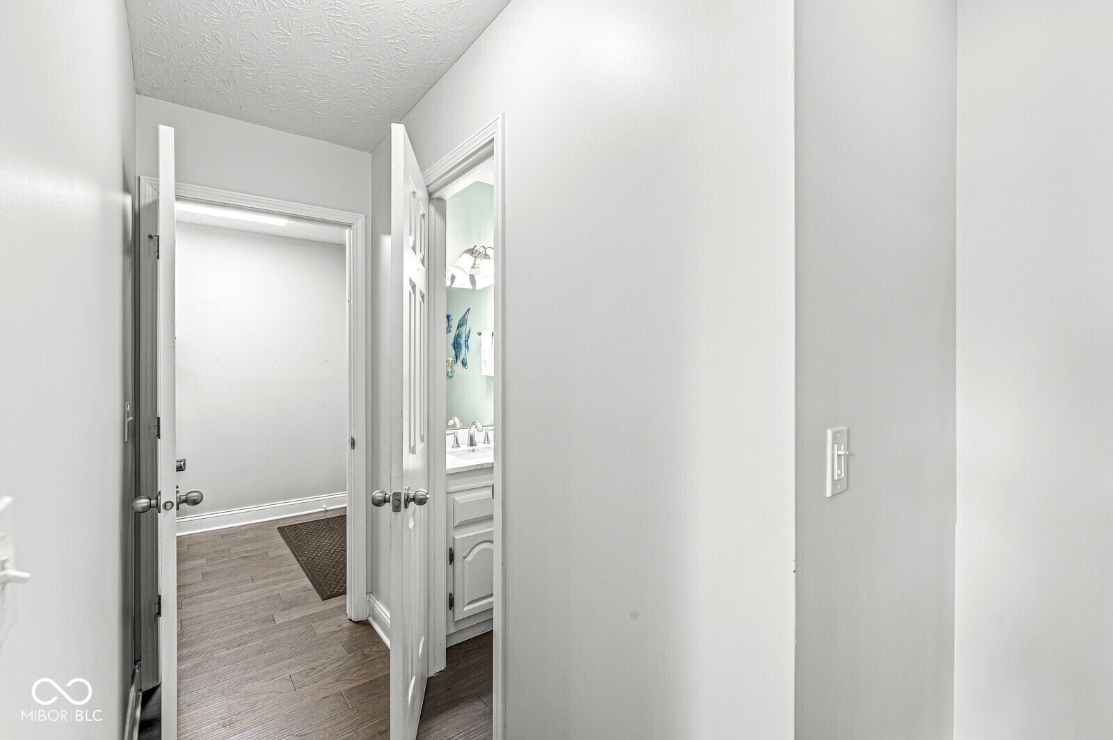 6819 Bluffridge Parkway