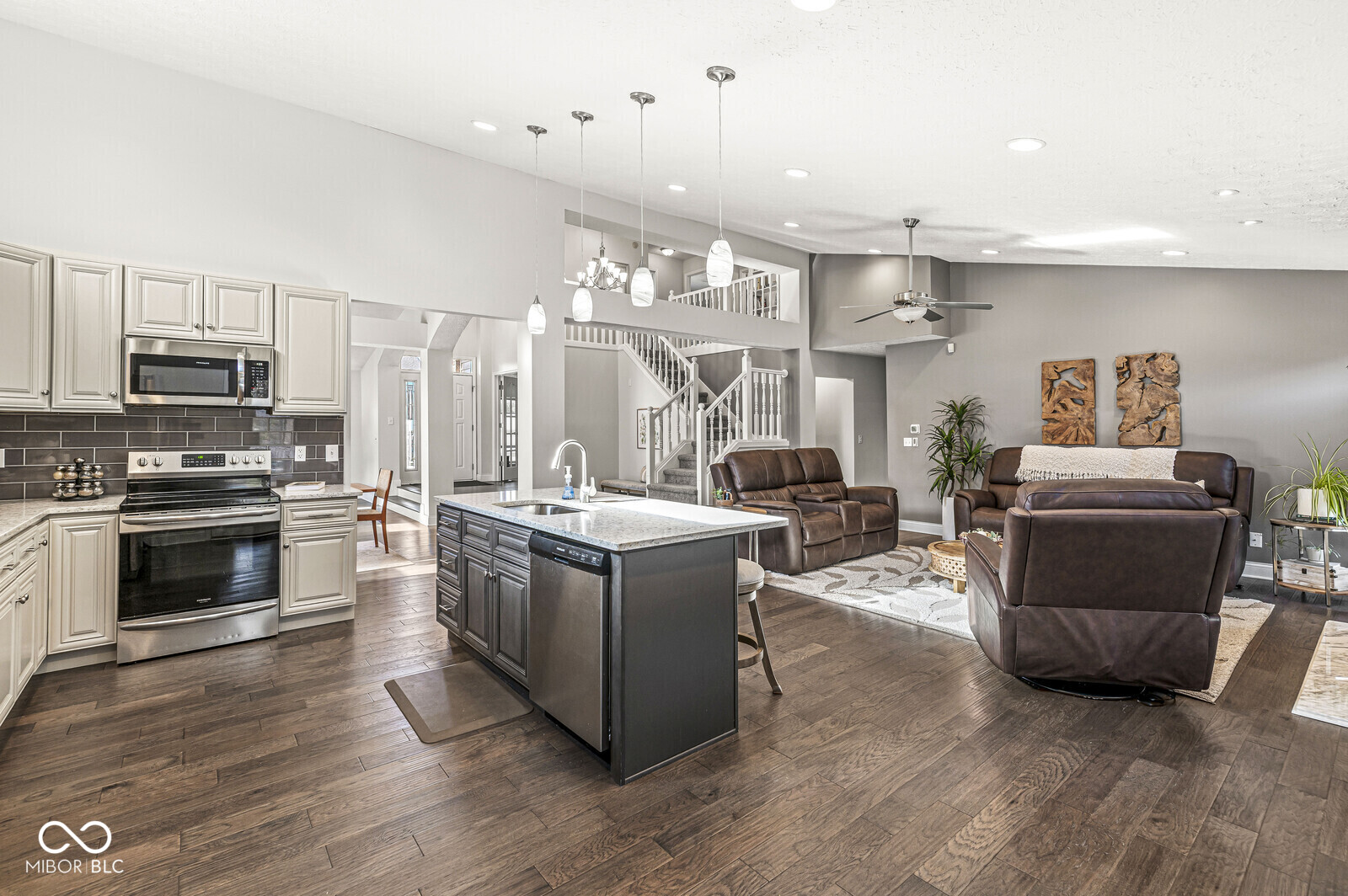 6819 Bluffridge Parkway