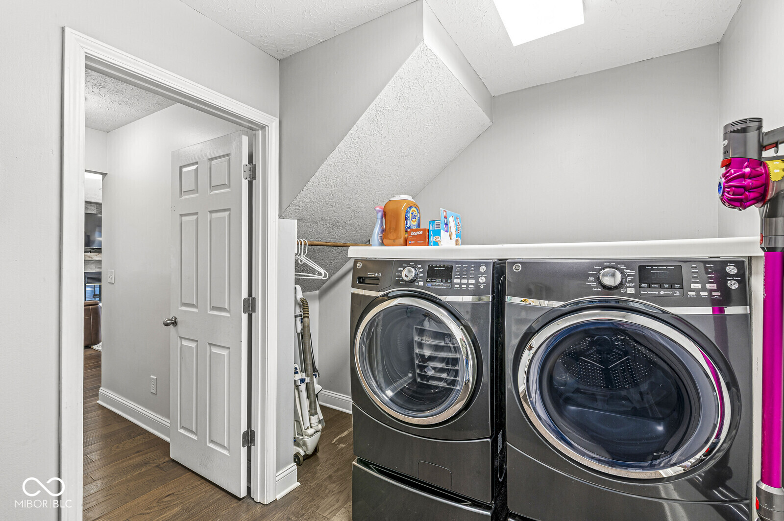 6819 Bluffridge Parkway