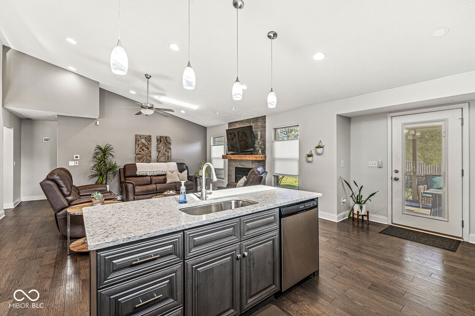 6819 Bluffridge Parkway