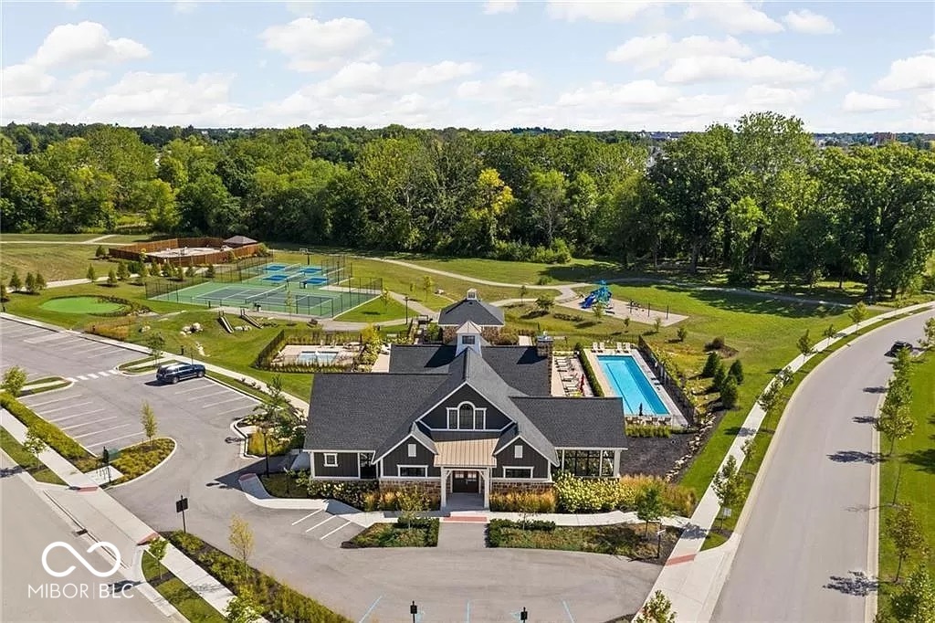 1127 Frenzel Parkway