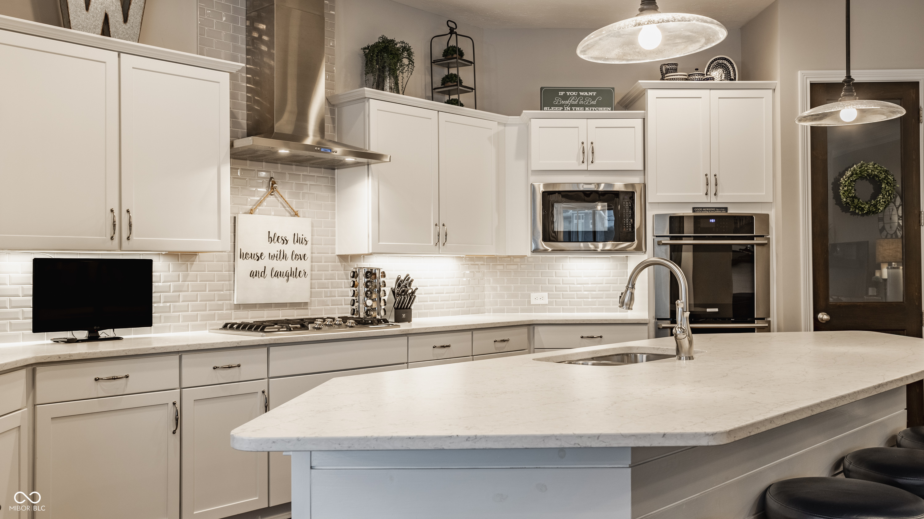 1127 Frenzel Parkway