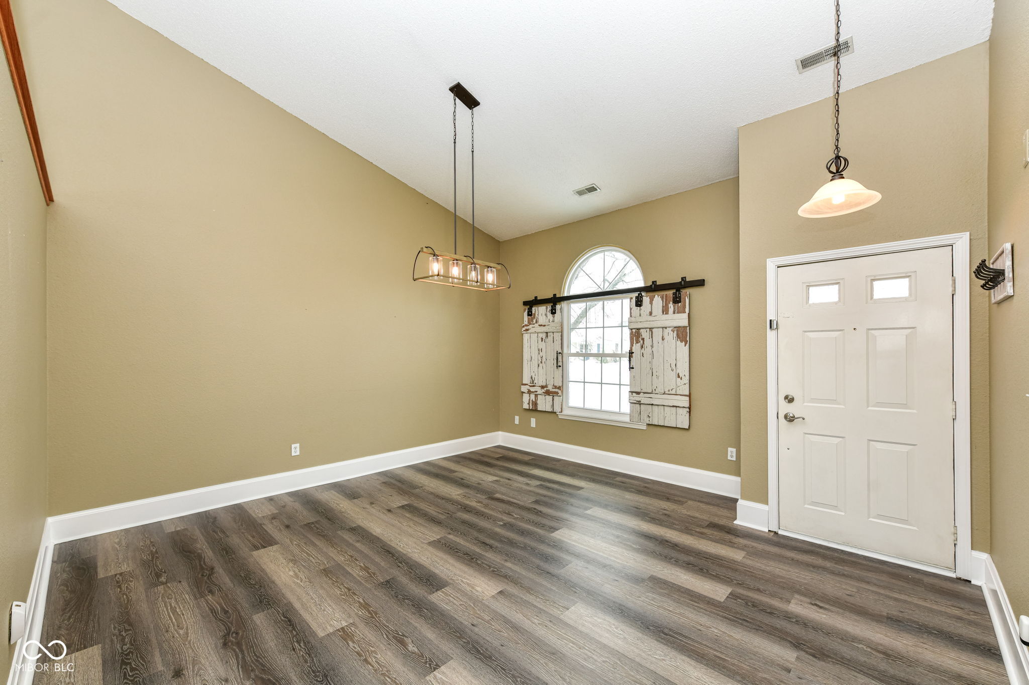 19304 Fox Chase Drive