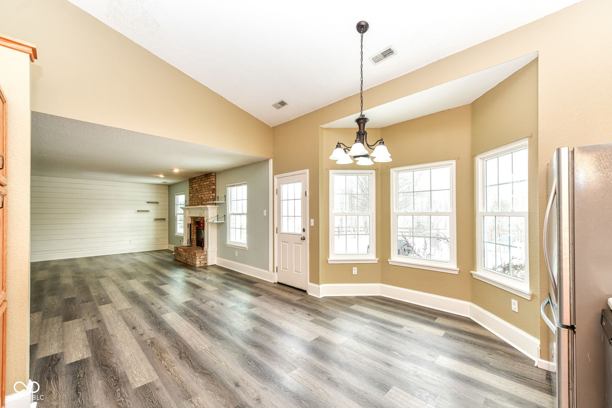 19304 Fox Chase Drive