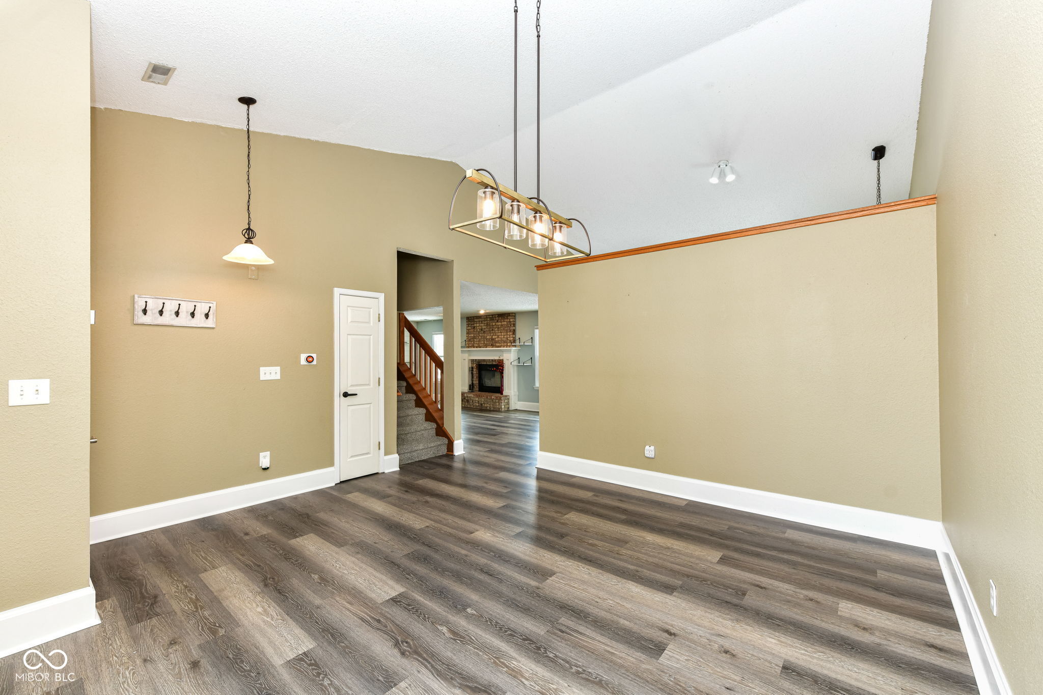 19304 Fox Chase Drive