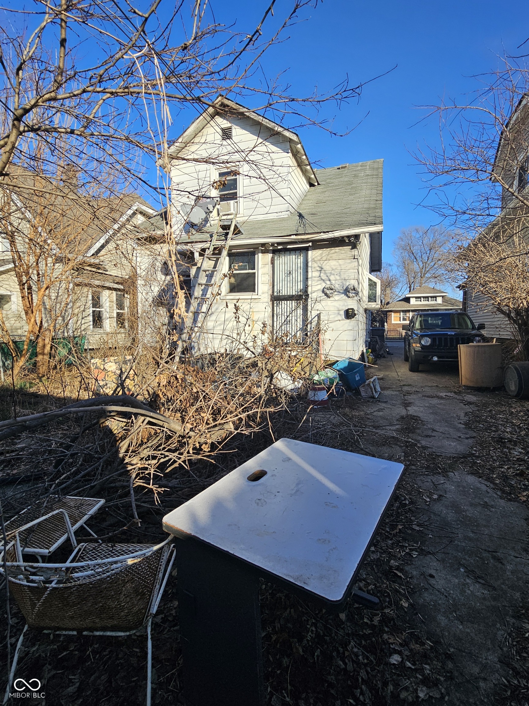 242 N Pershing Avenue