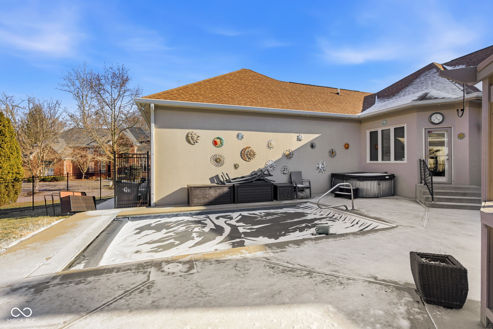 8826 Worthington Circle