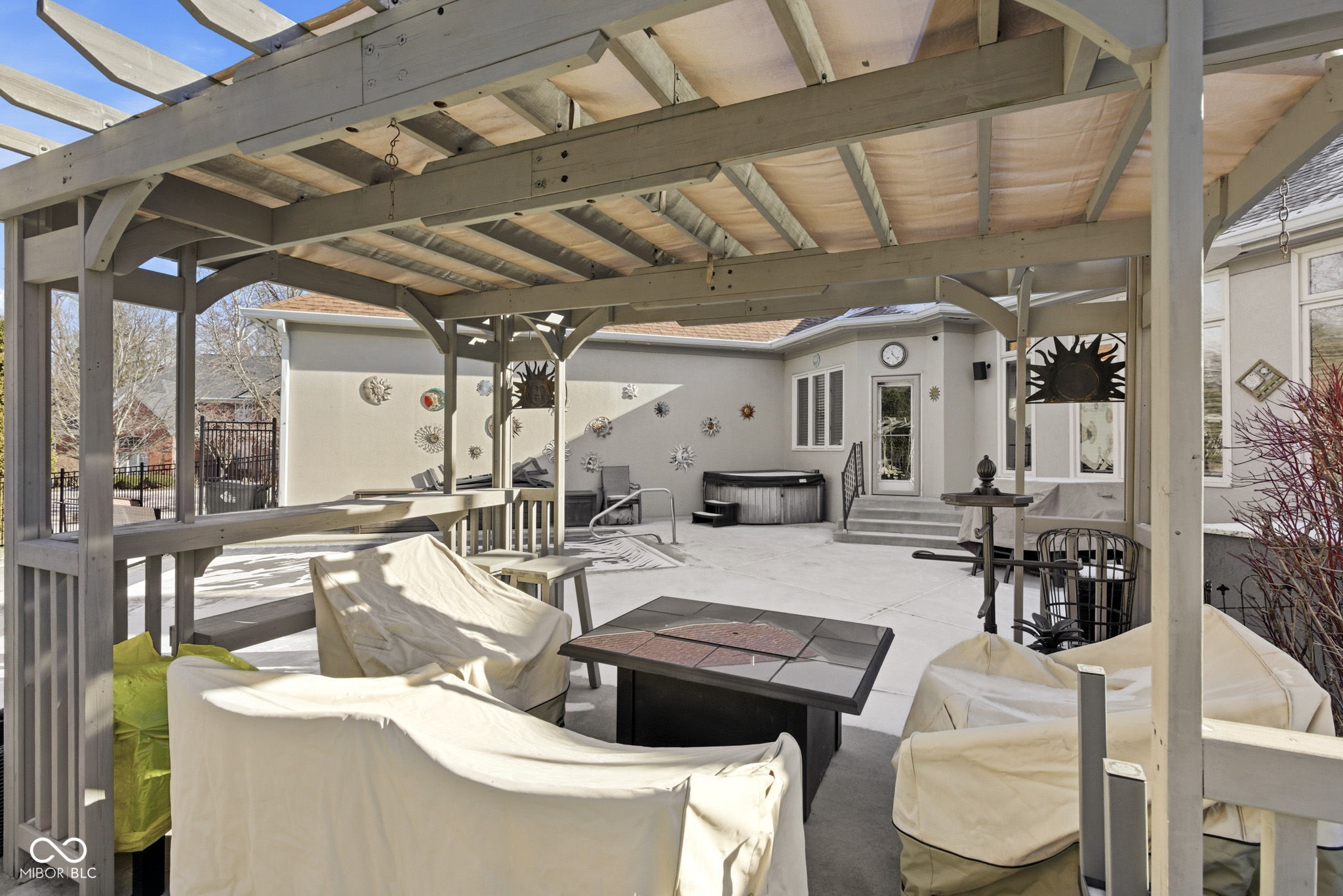 8826 Worthington Circle