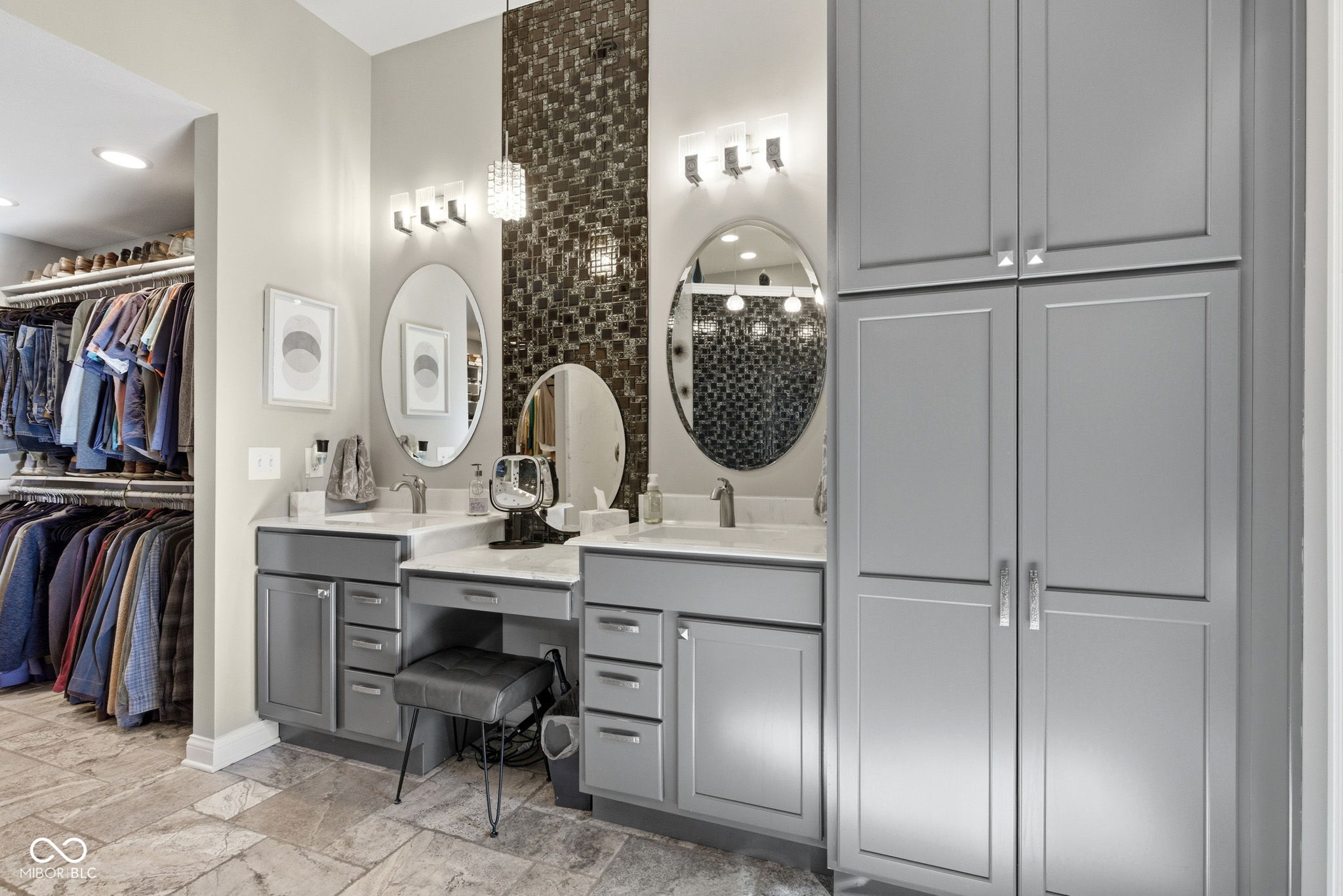 8826 Worthington Circle