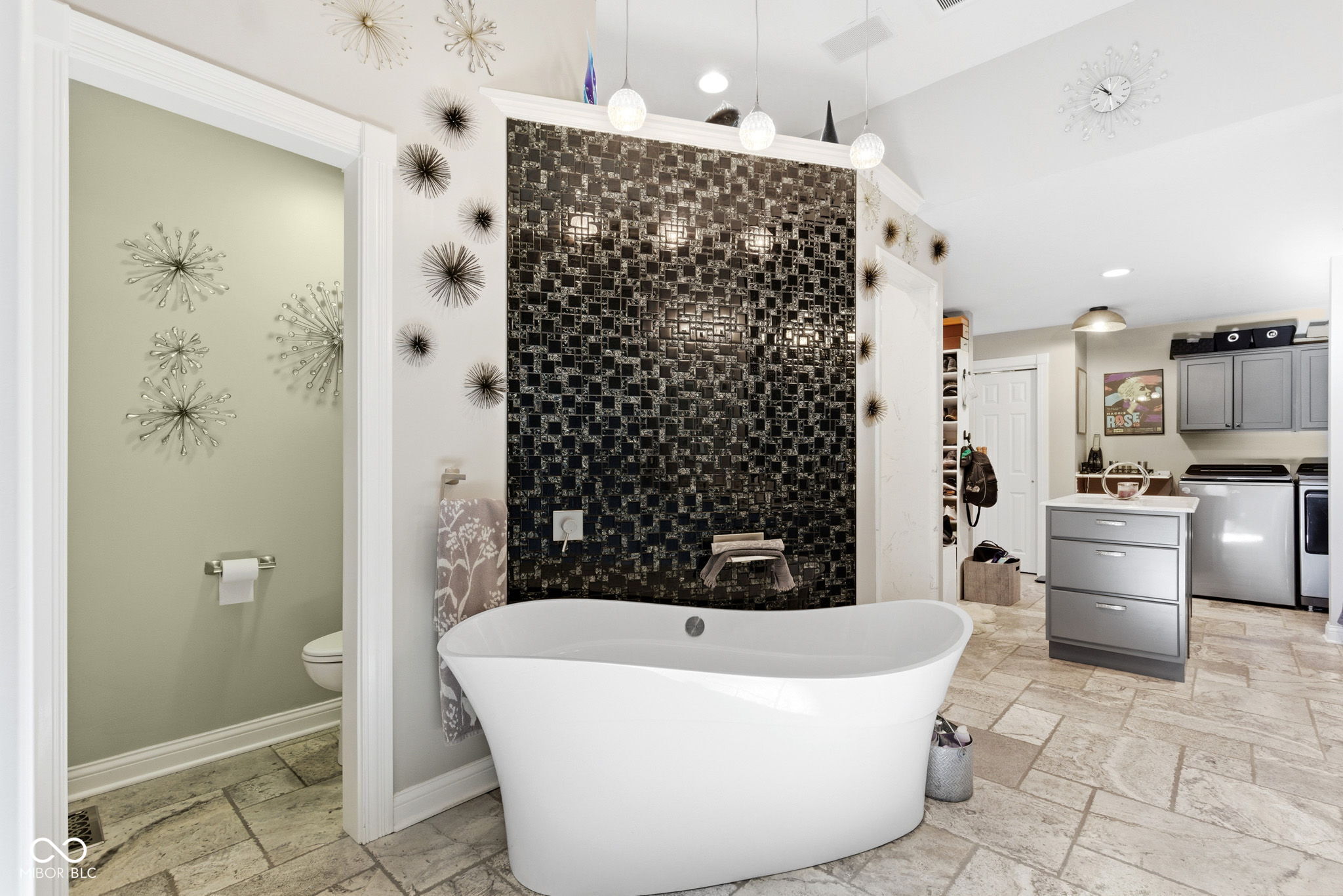 8826 Worthington Circle