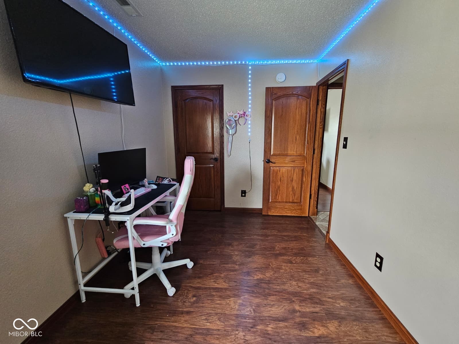 5406 Cradle River Court