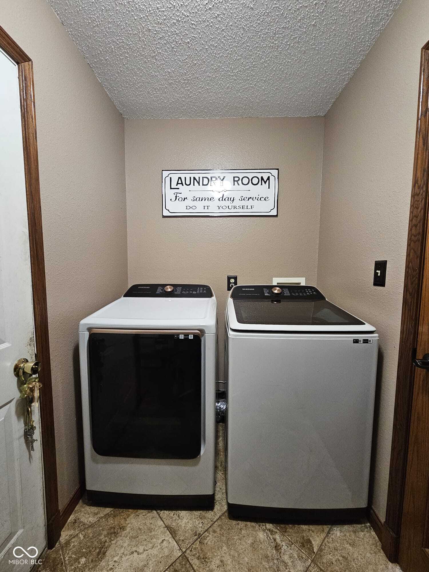 5406 Cradle River Court