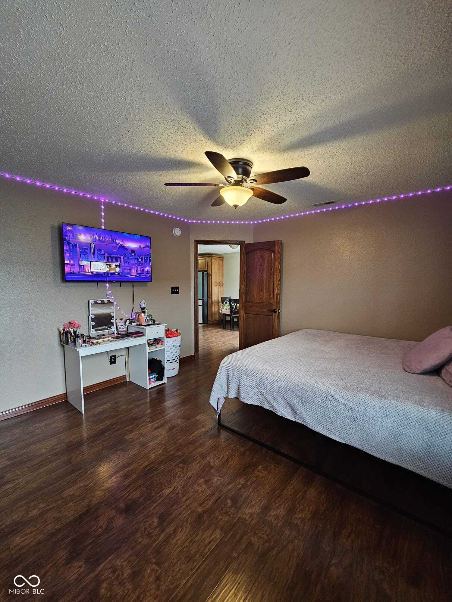 5406 Cradle River Court