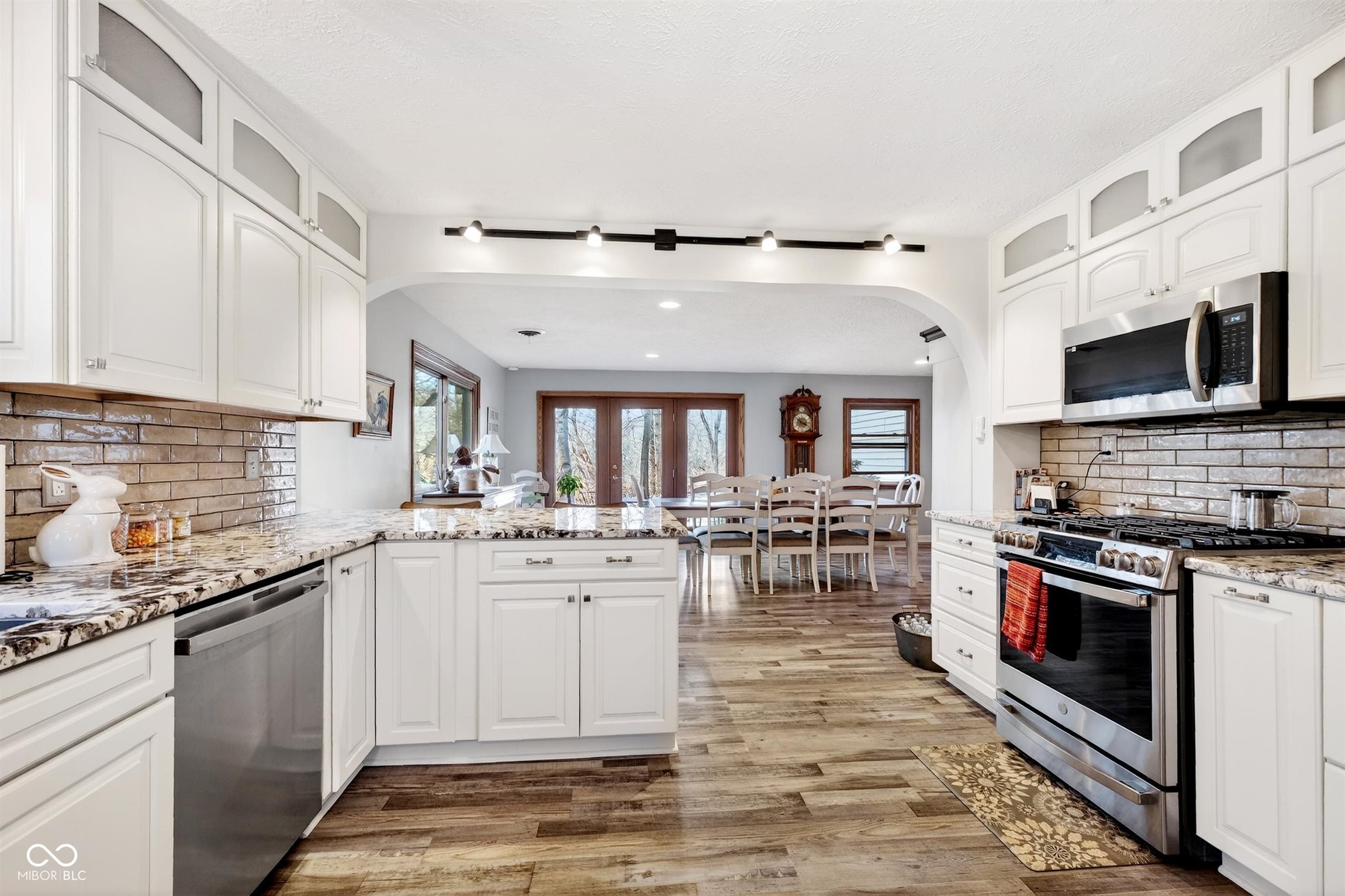 2594 E Traction Road