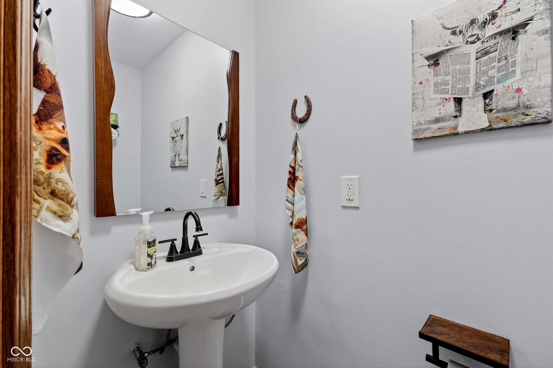 2594 E Traction Road