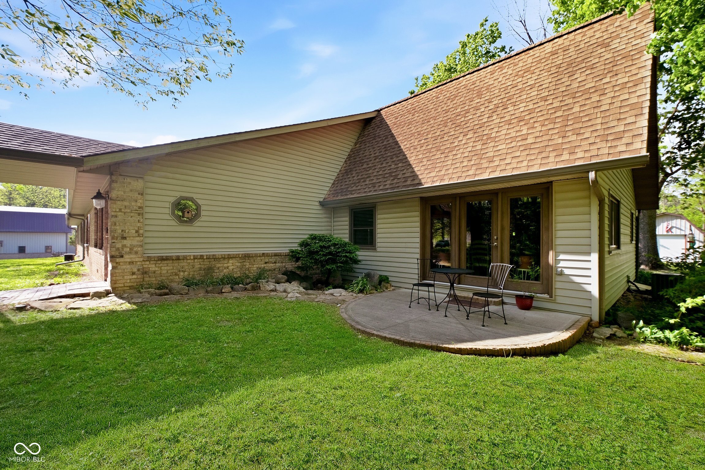 2594 E Traction Road