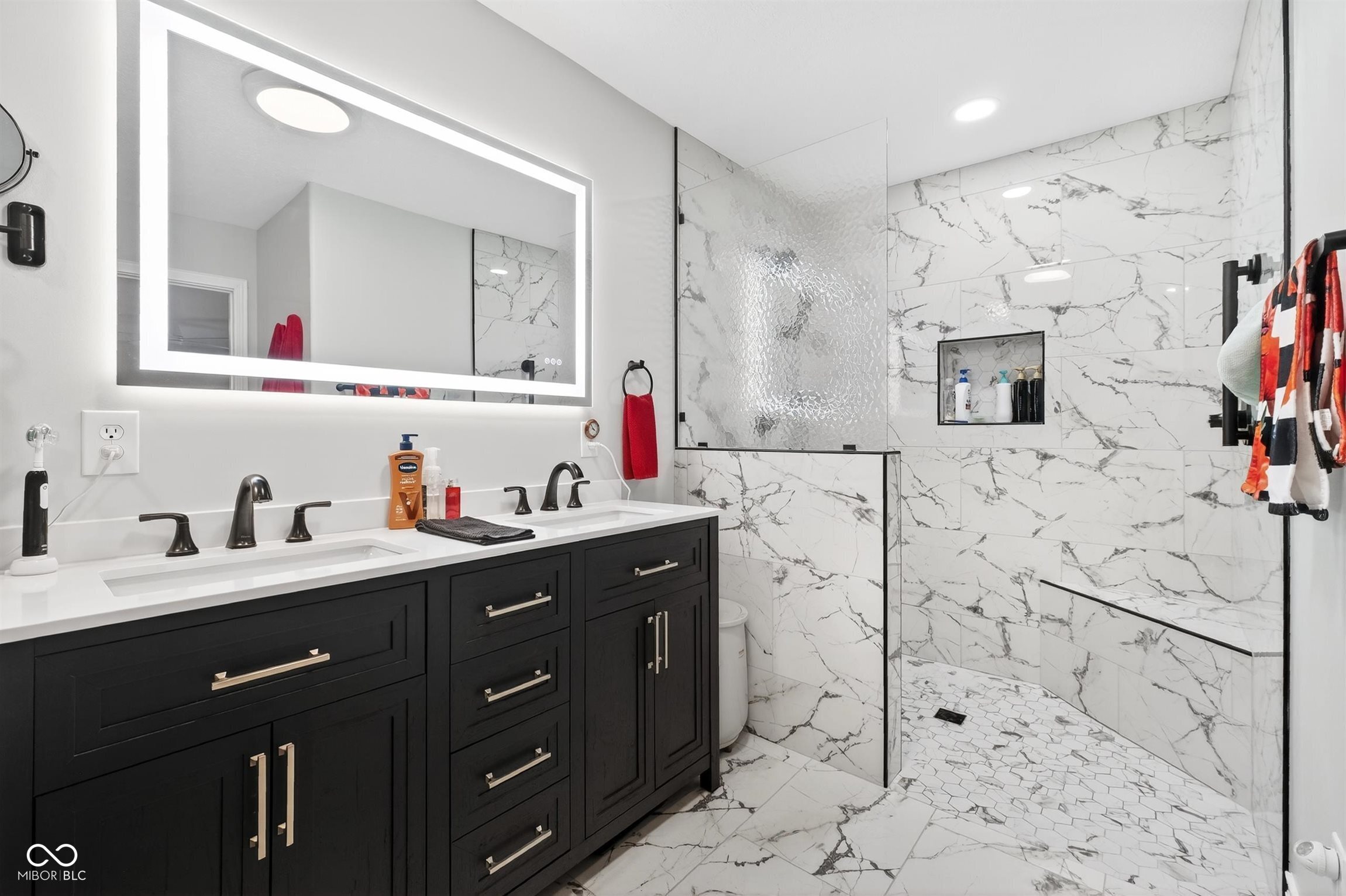 2594 E Traction Road