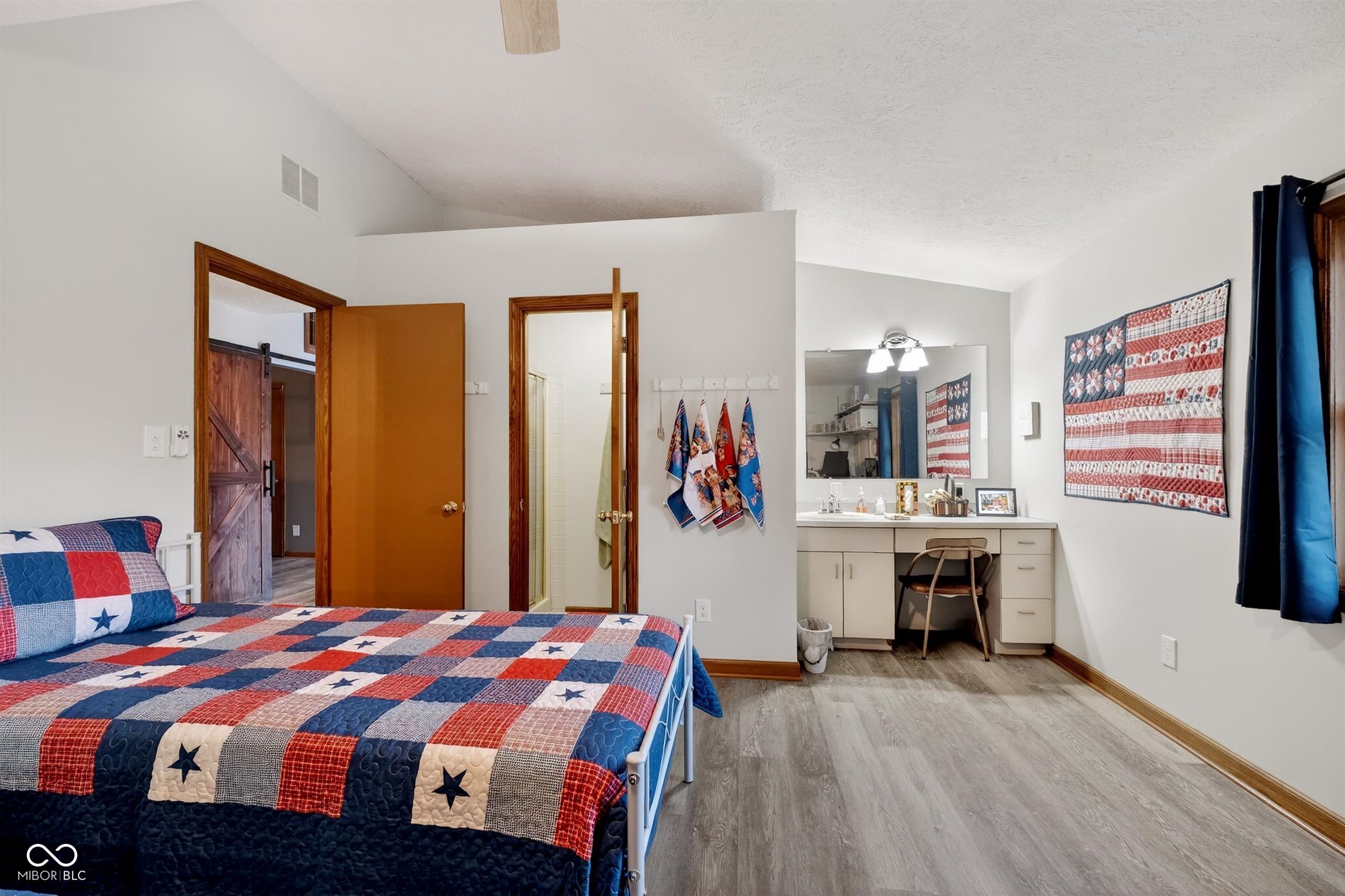 2594 E Traction Road