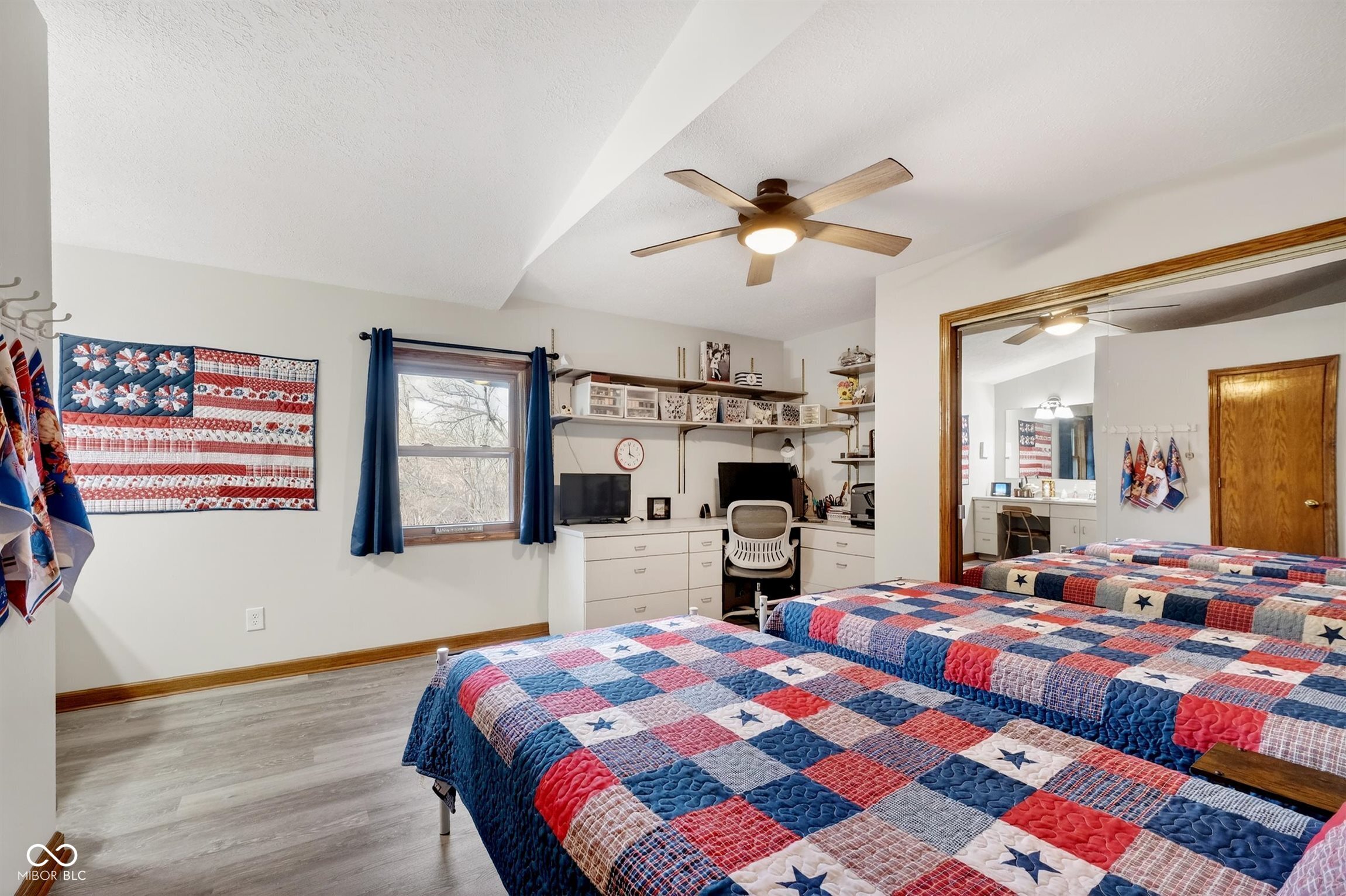 2594 E Traction Road