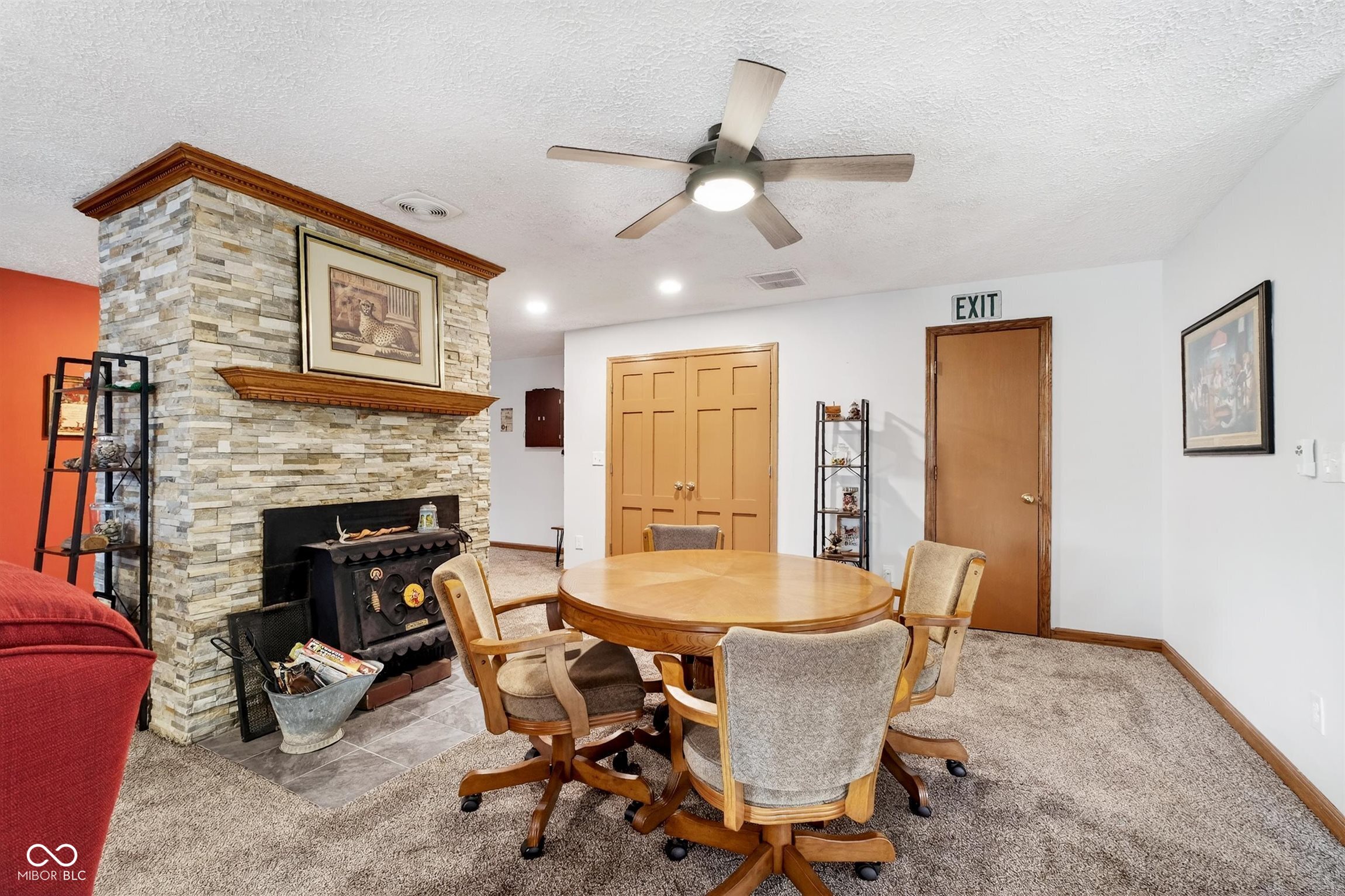 2594 E Traction Road