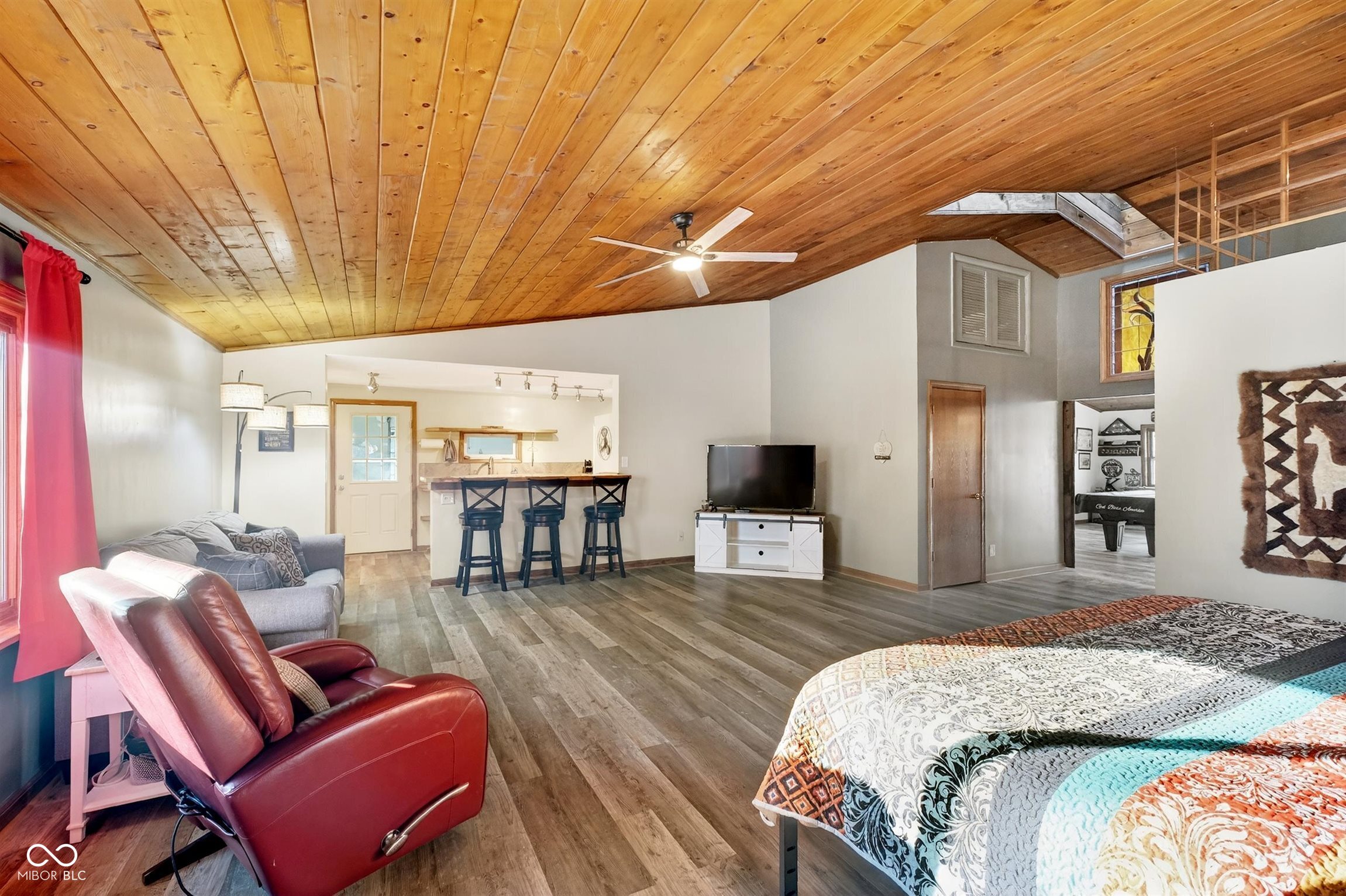 2594 E Traction Road