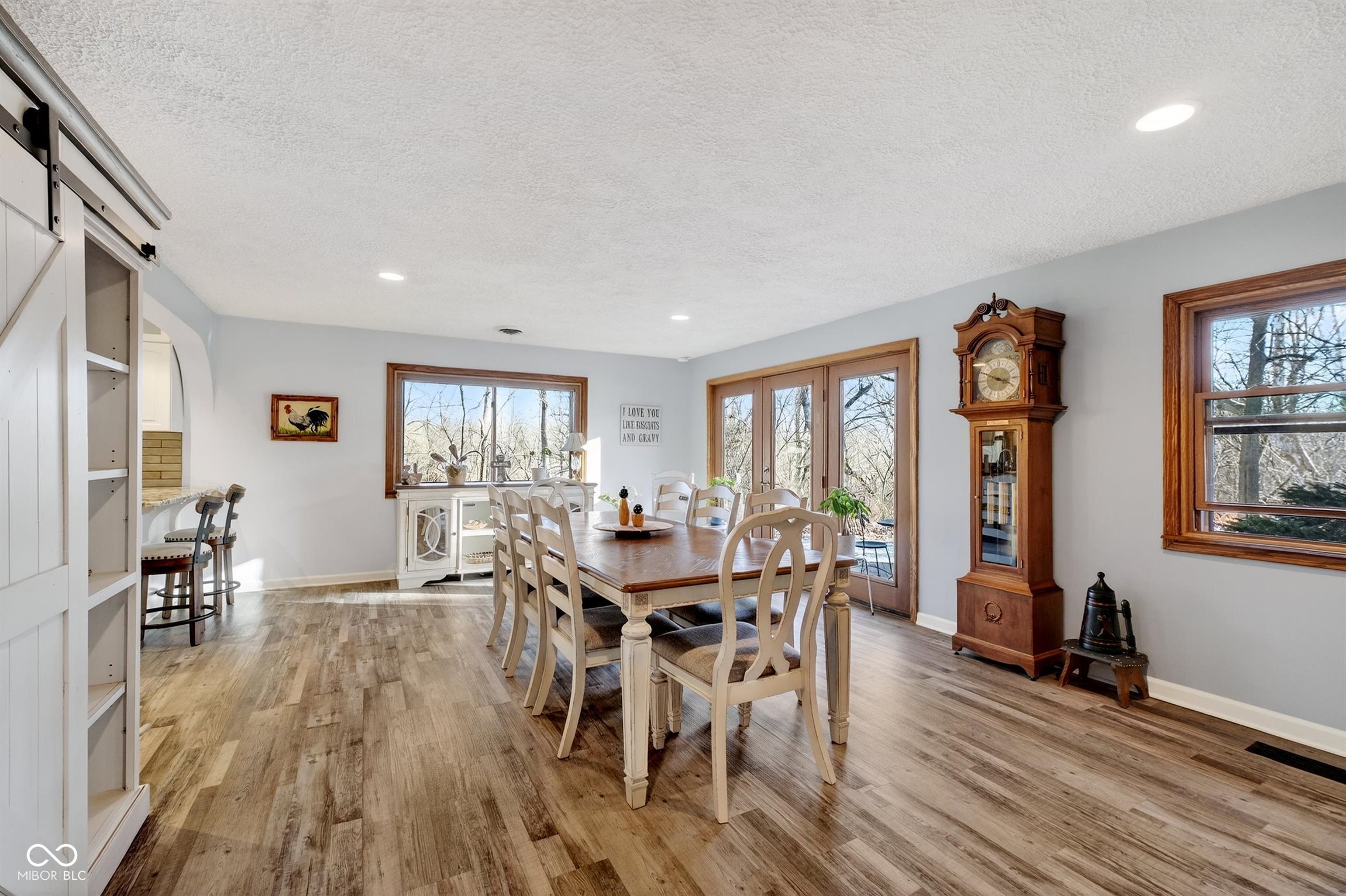 2594 E Traction Road