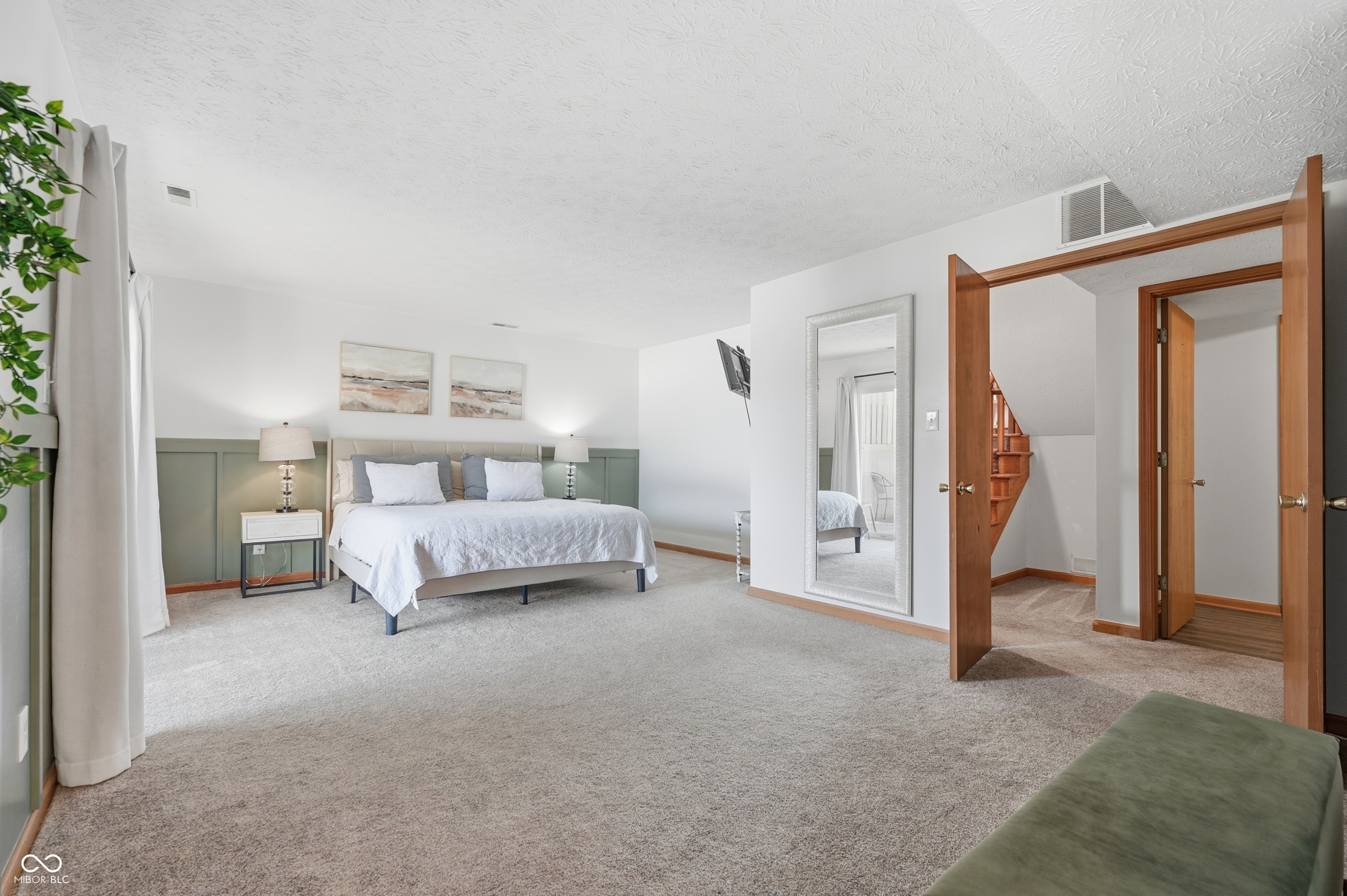 5621 Crittenden Avenue